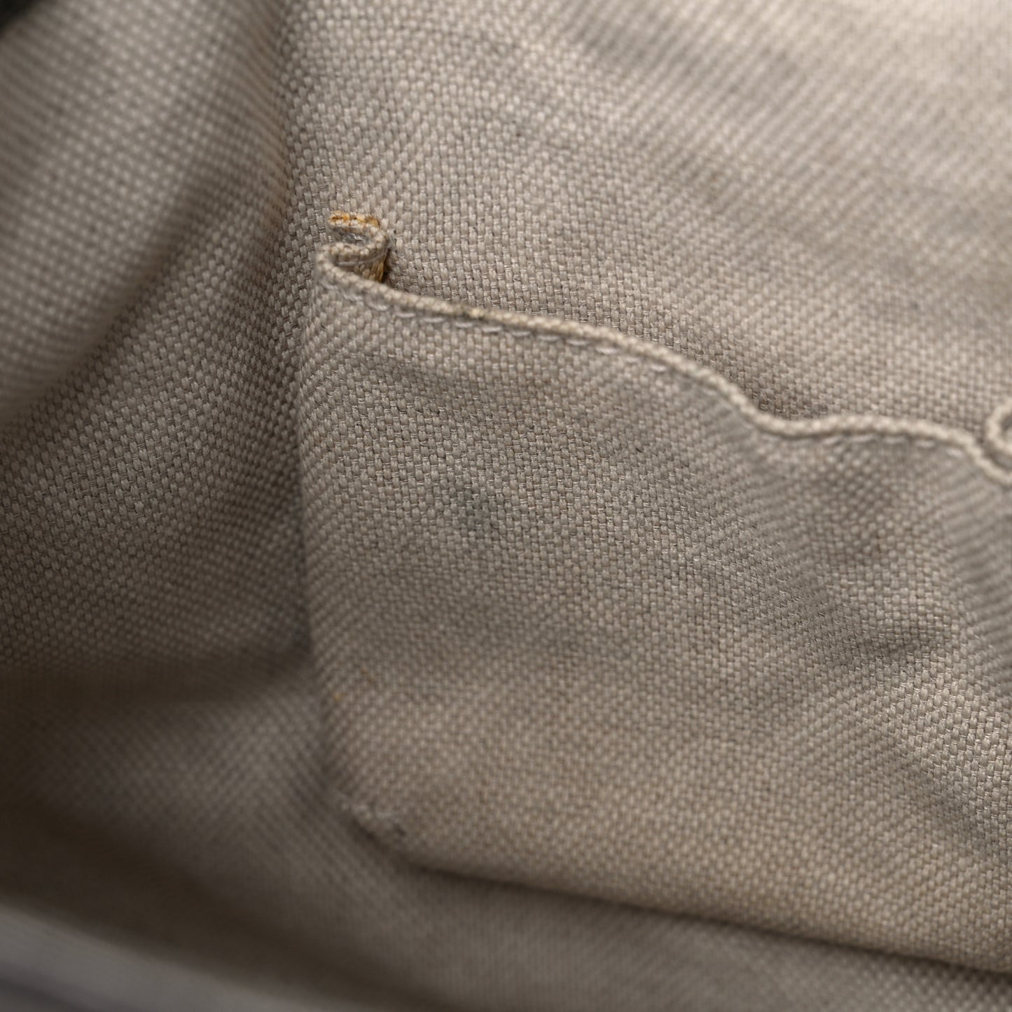 Metallic Pebbled Calfskin Medium Soho Chain Shoulder Bag Sasso