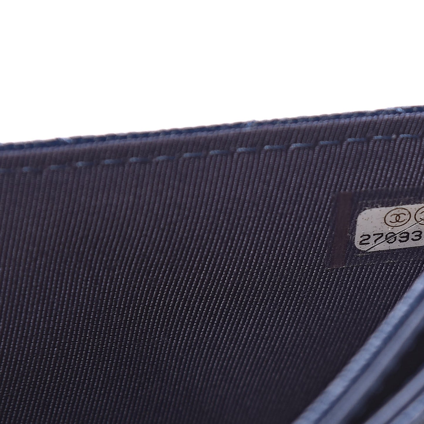 Iridescent Caviar Quilted Classic Strap Pouch Navy