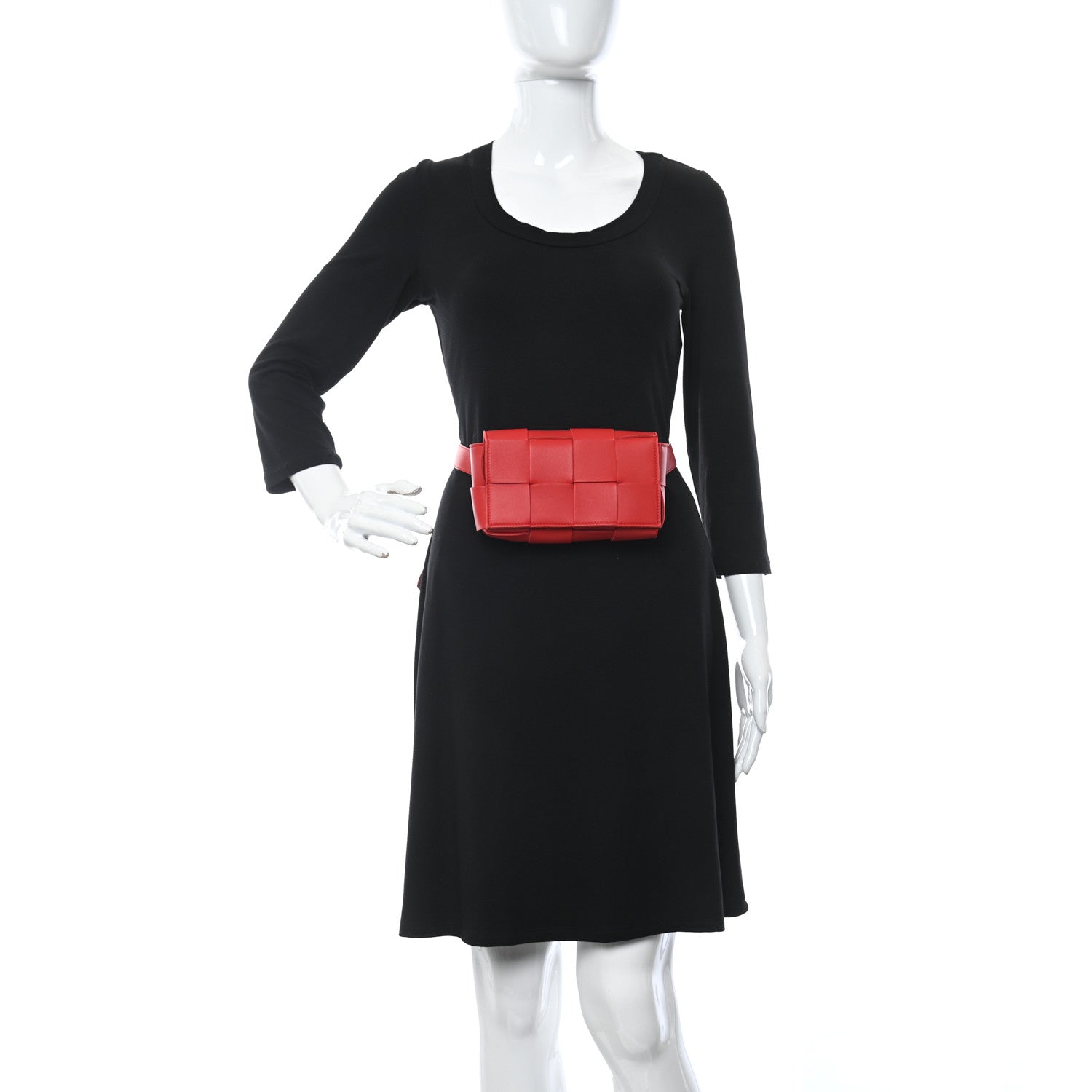 Bottega Veneta Nappa Maxi Intreccio The Belt Cassette Bag Bright Red 2 of 9