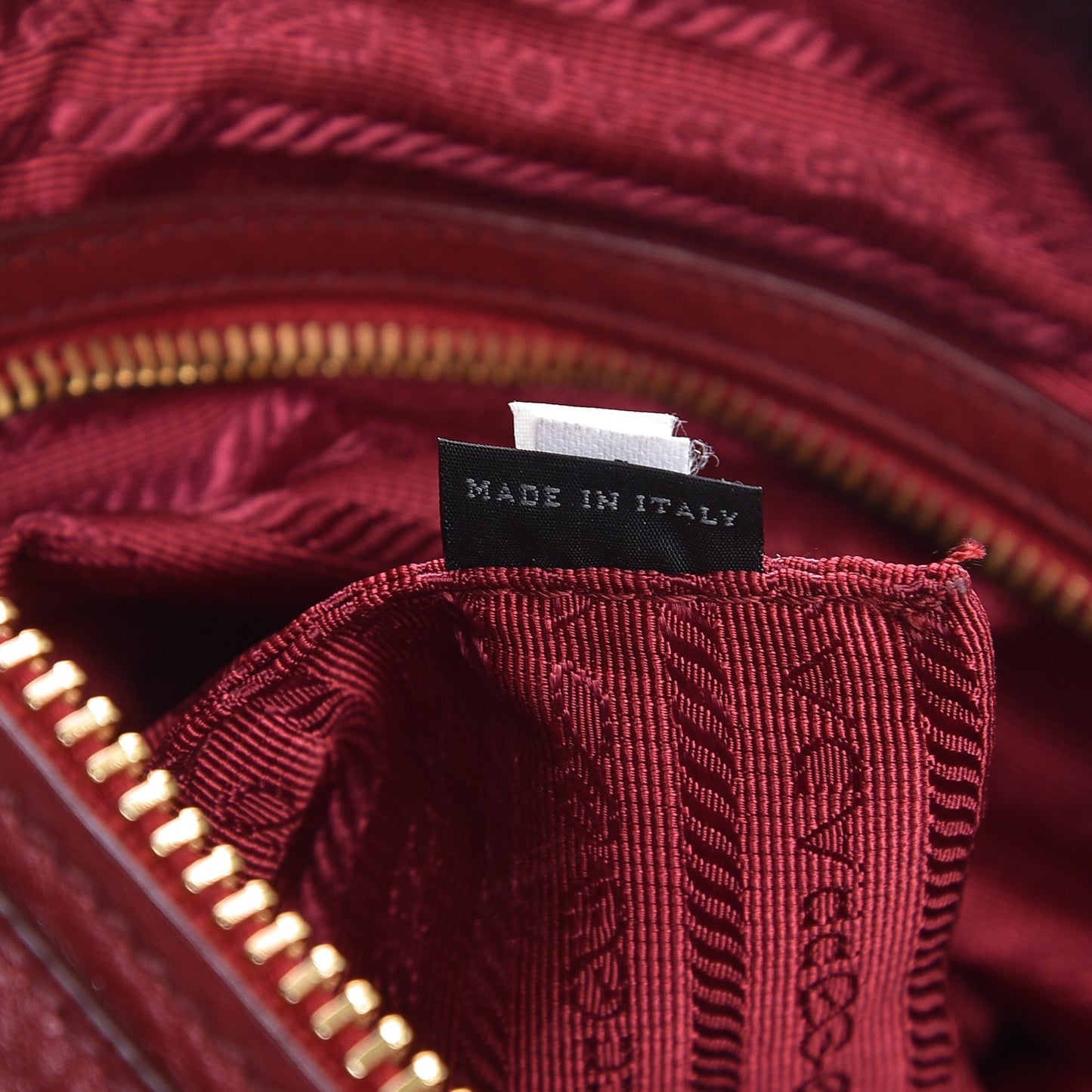 Vitello Daino Sacca Hobo Rubino