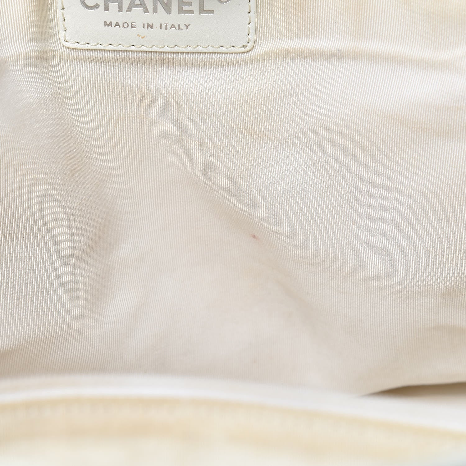 Chanel Calfskin Cerf Executive Shopper Tote White 18 of 33