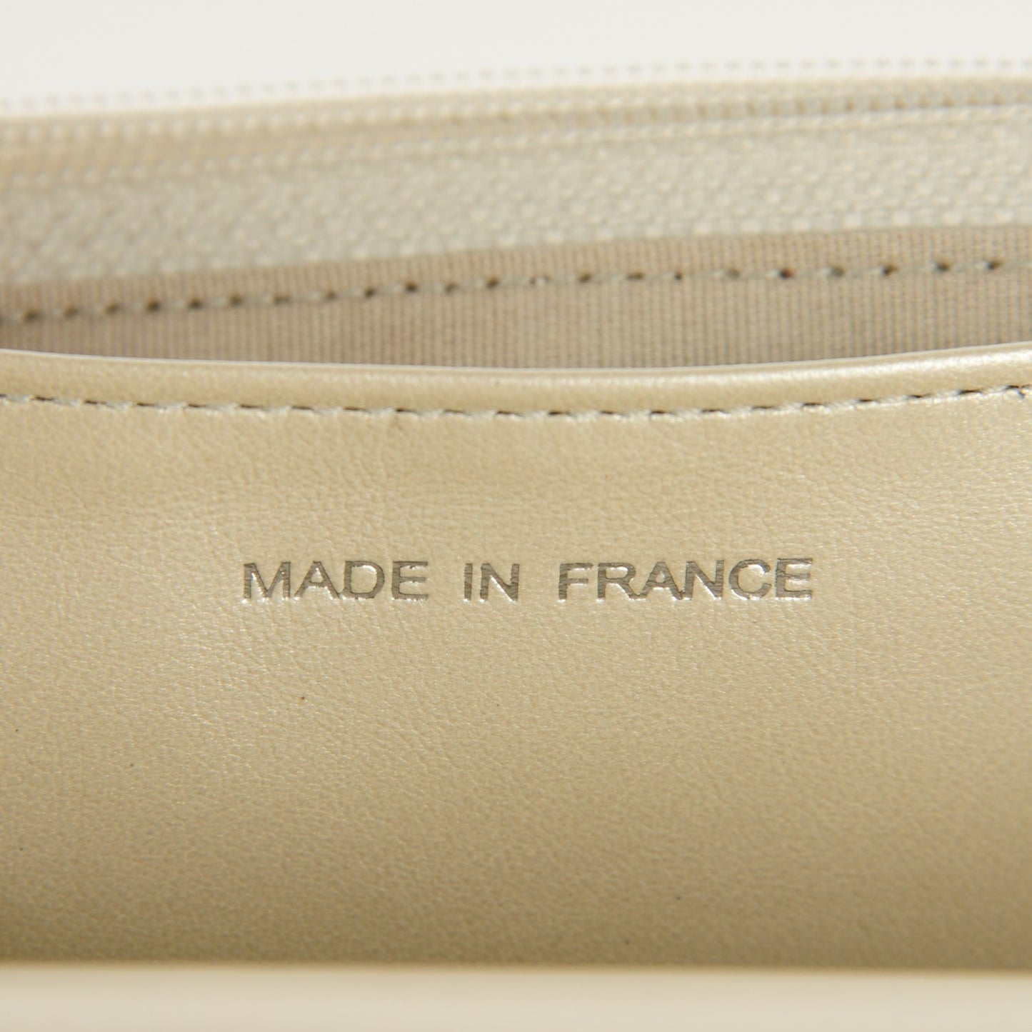 Caviar Sevruga Wallet on Chain WOC Silver