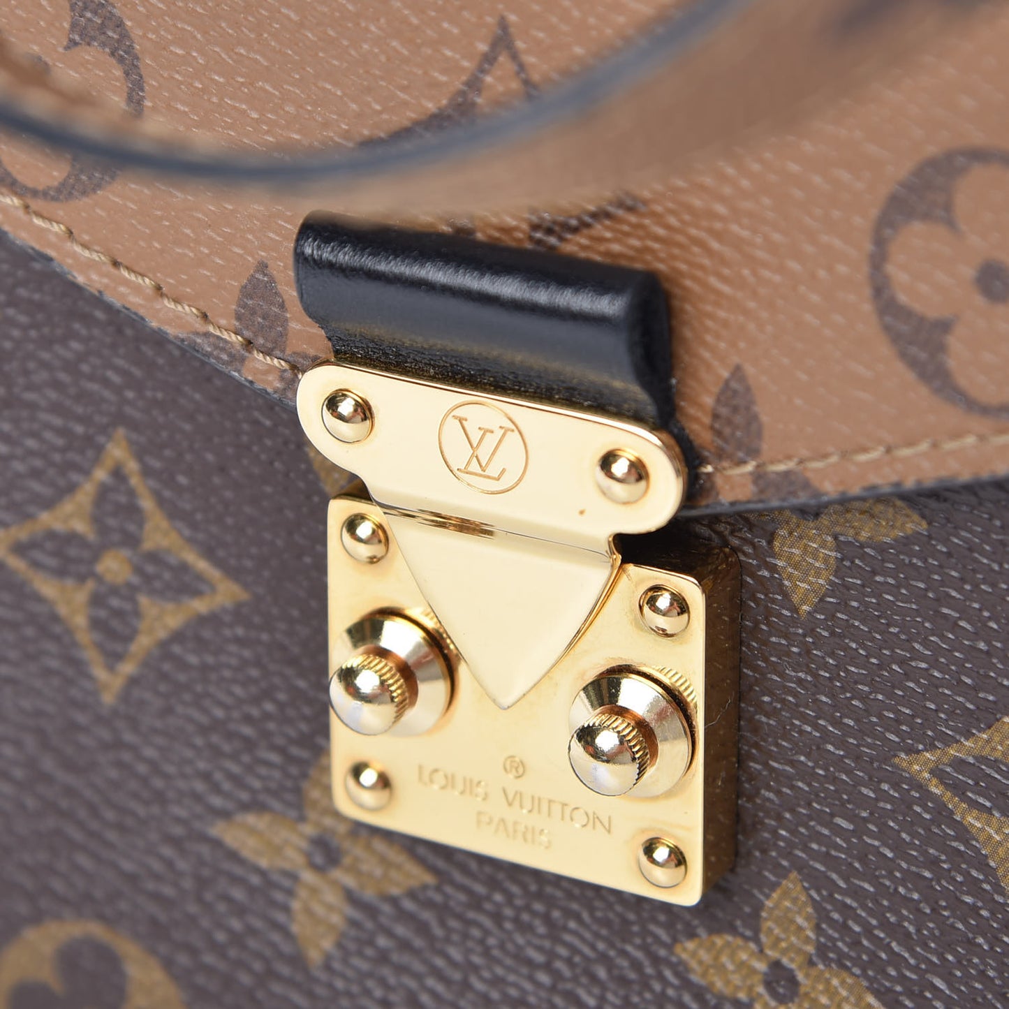 Reverse Monogram Pochette Metis