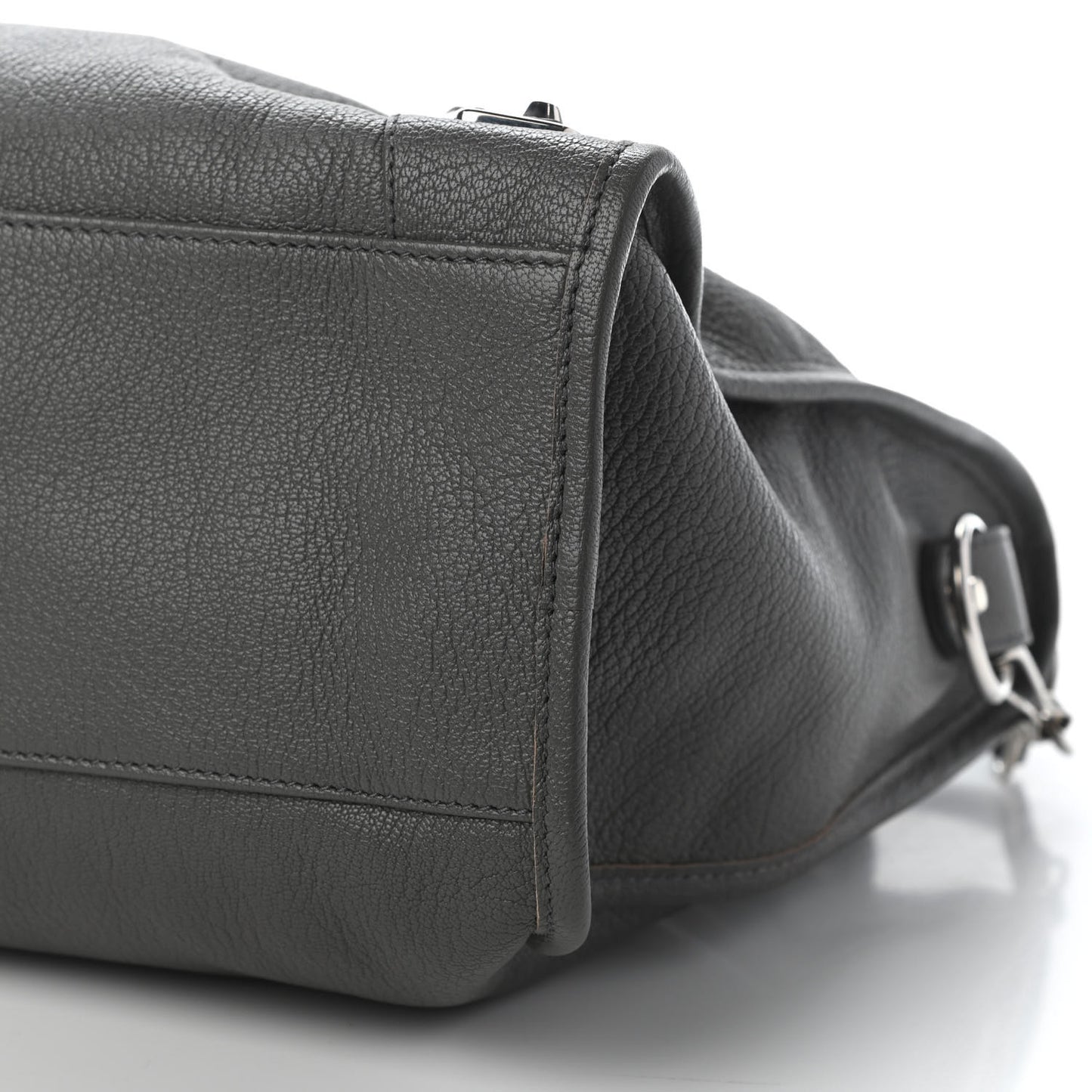 Chevre Silver Metallic Edge Hardware City Gris Acier