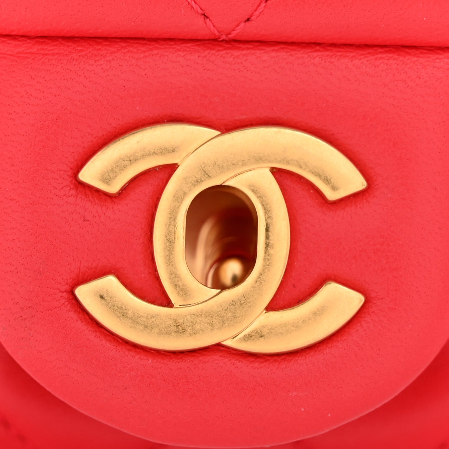 Lambskin Quilted Mini Pearl Crush Flap Red