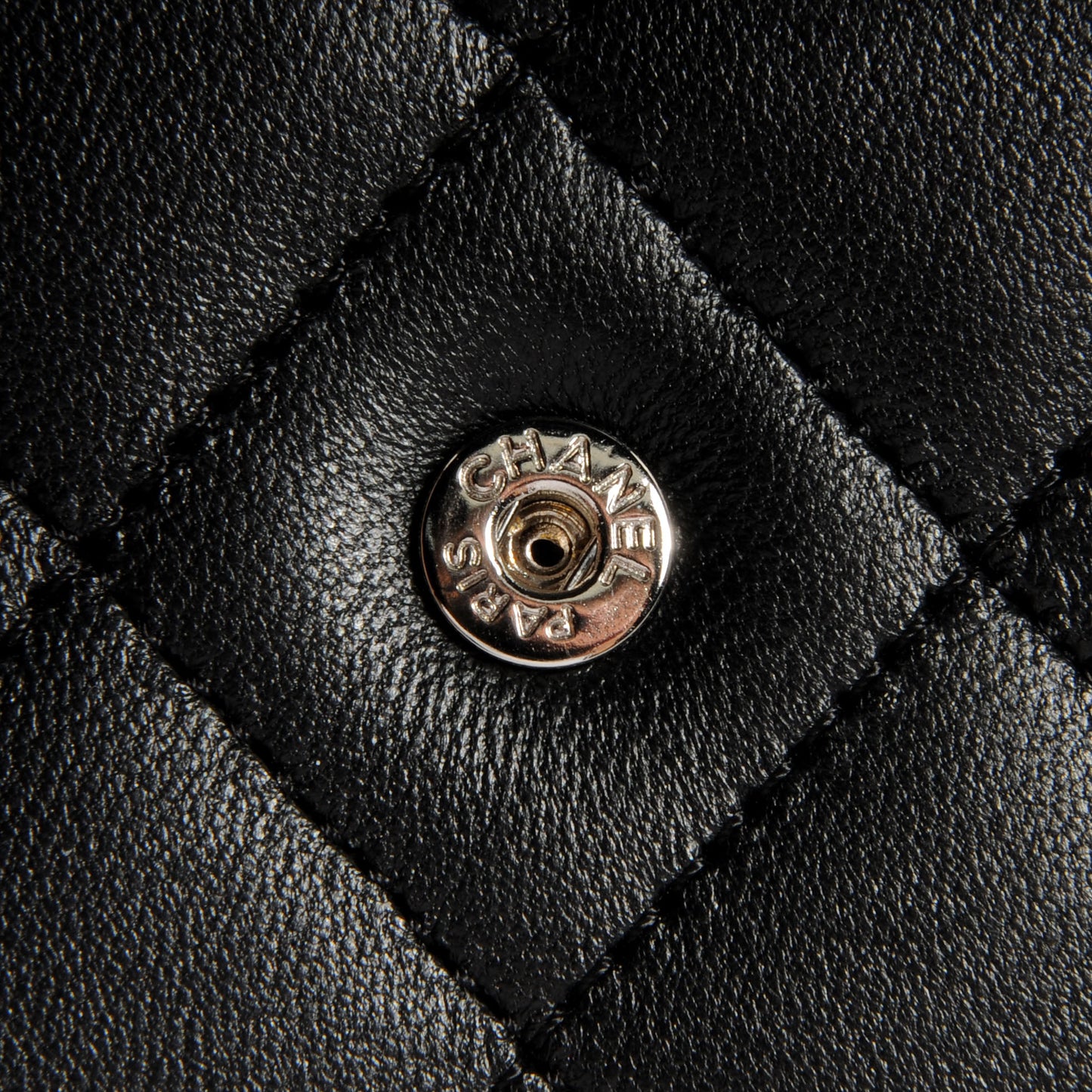 Lambskin Quilted Wallet On Chain WOC Black
