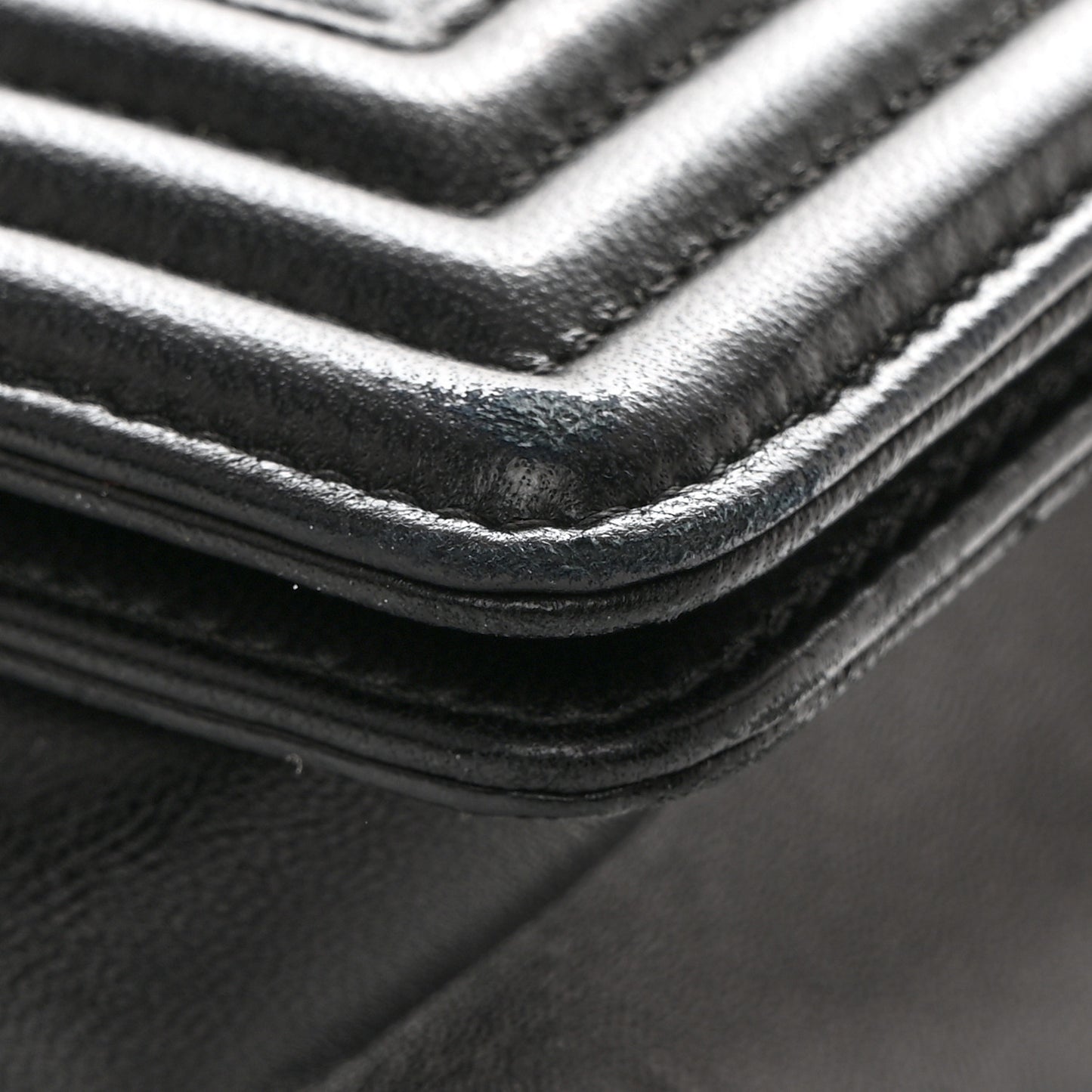 Lambskin Quilted Medium Boy Flap Black