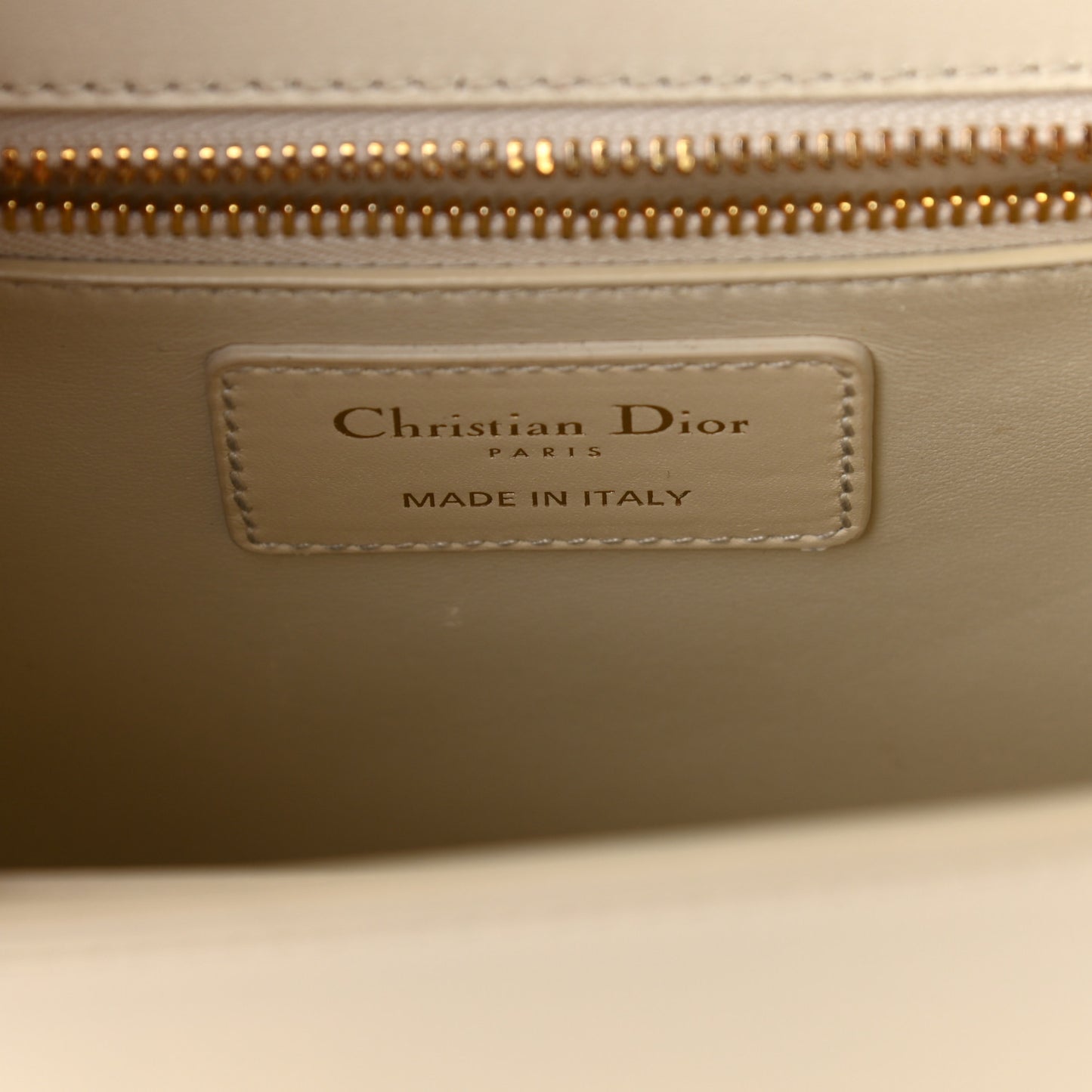 Box Calfskin 30 Montaigne Flap Bag Latte