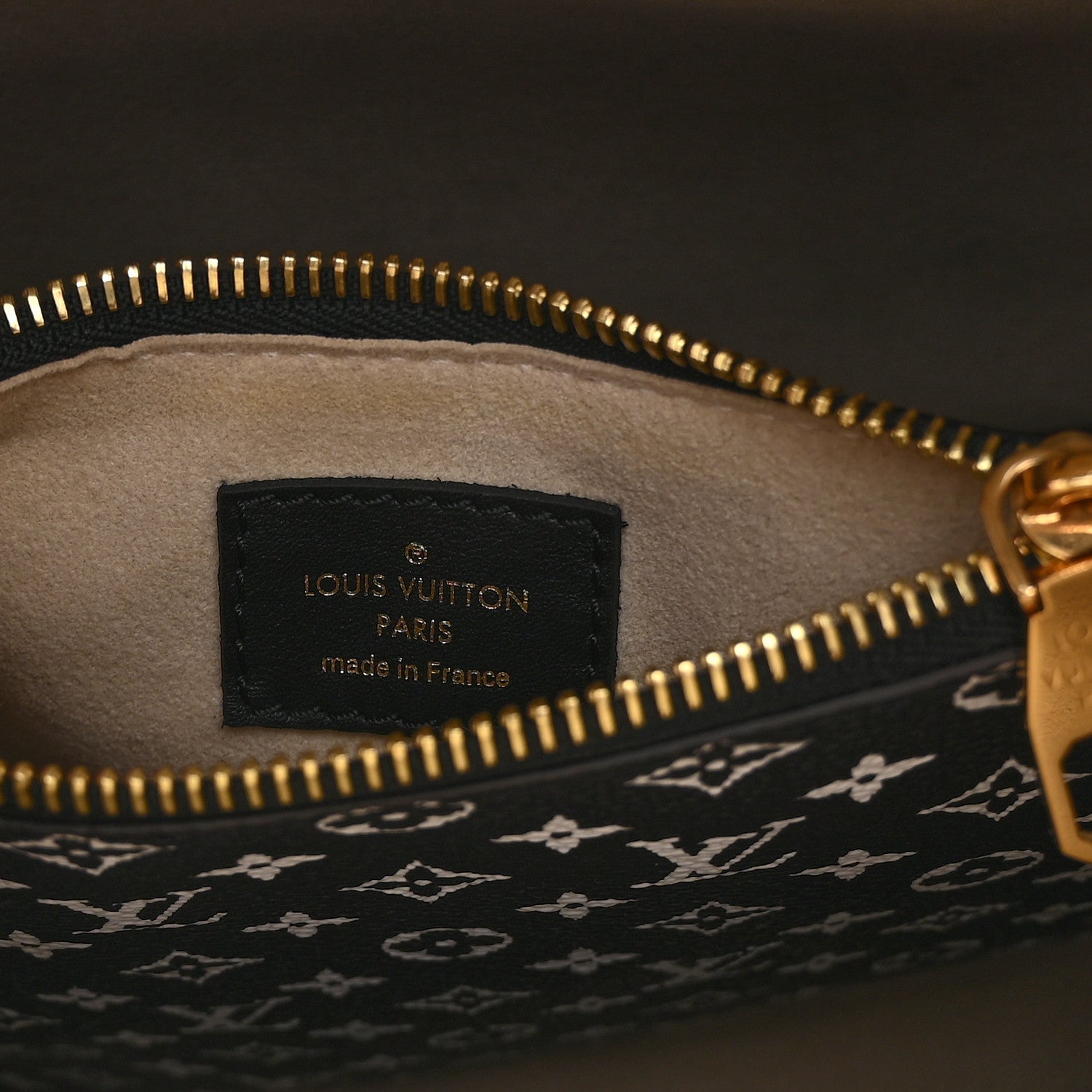 Louis Vuitton Monogram Giant Jungle NeoNoe Ivory 1847783