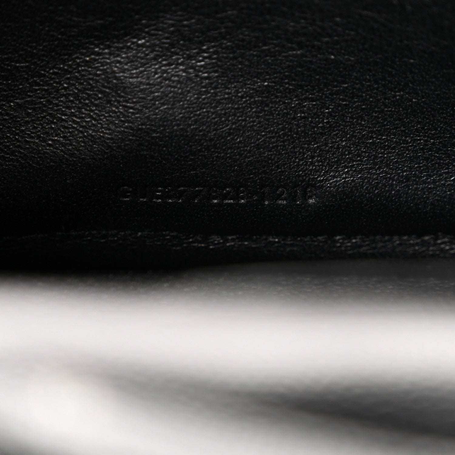 Saint Laurent Grain De Poudre Matelasse Chevron Monogram Monochrome Envelope Chain Wallet Black 7 of 10