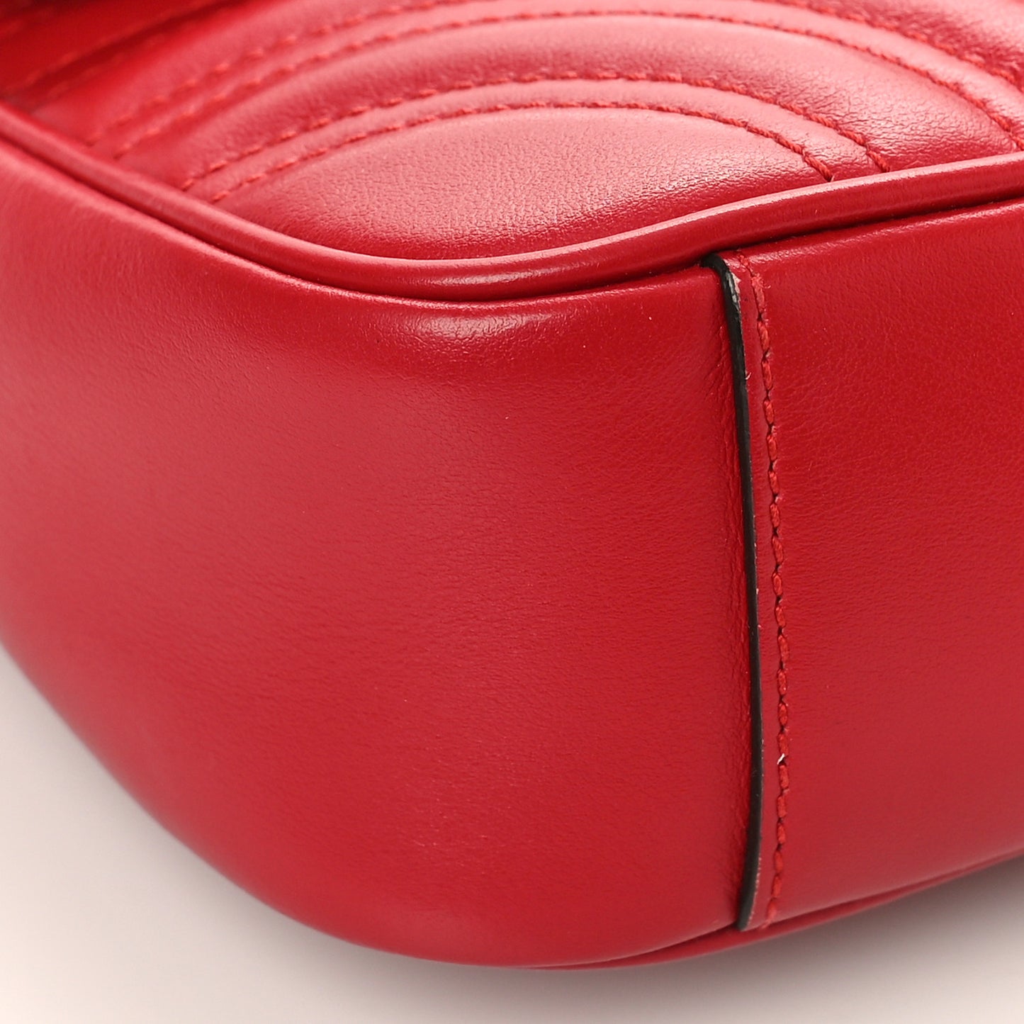Calfskin Matelasse Mini GG Marmont Shoulder Bag Hibiscus Red