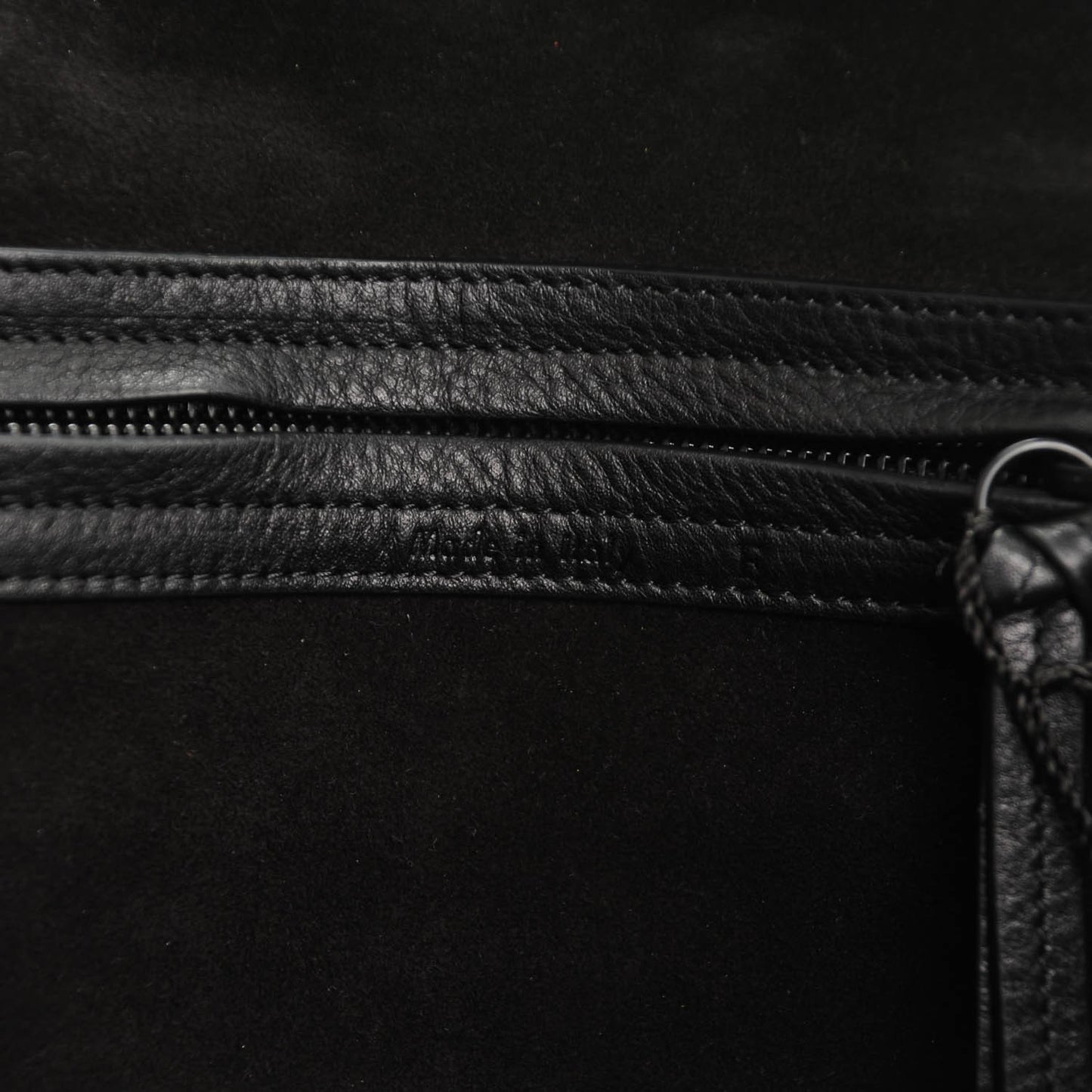 Supple Calfskin Medium Phantom Luggage Black