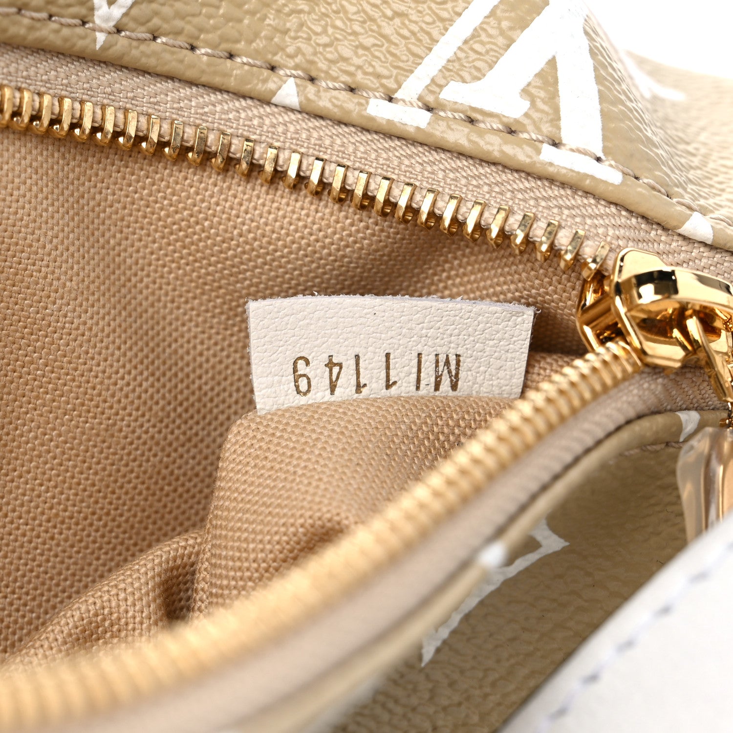 Louis Vuitton Monogram Giant Bumbag Kaki Beige 7 of 11