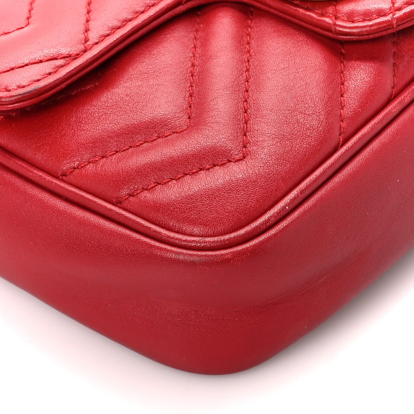 Calfskin Matelasse Super Mini GG Marmont Shoulder Bag Hibiscus Red