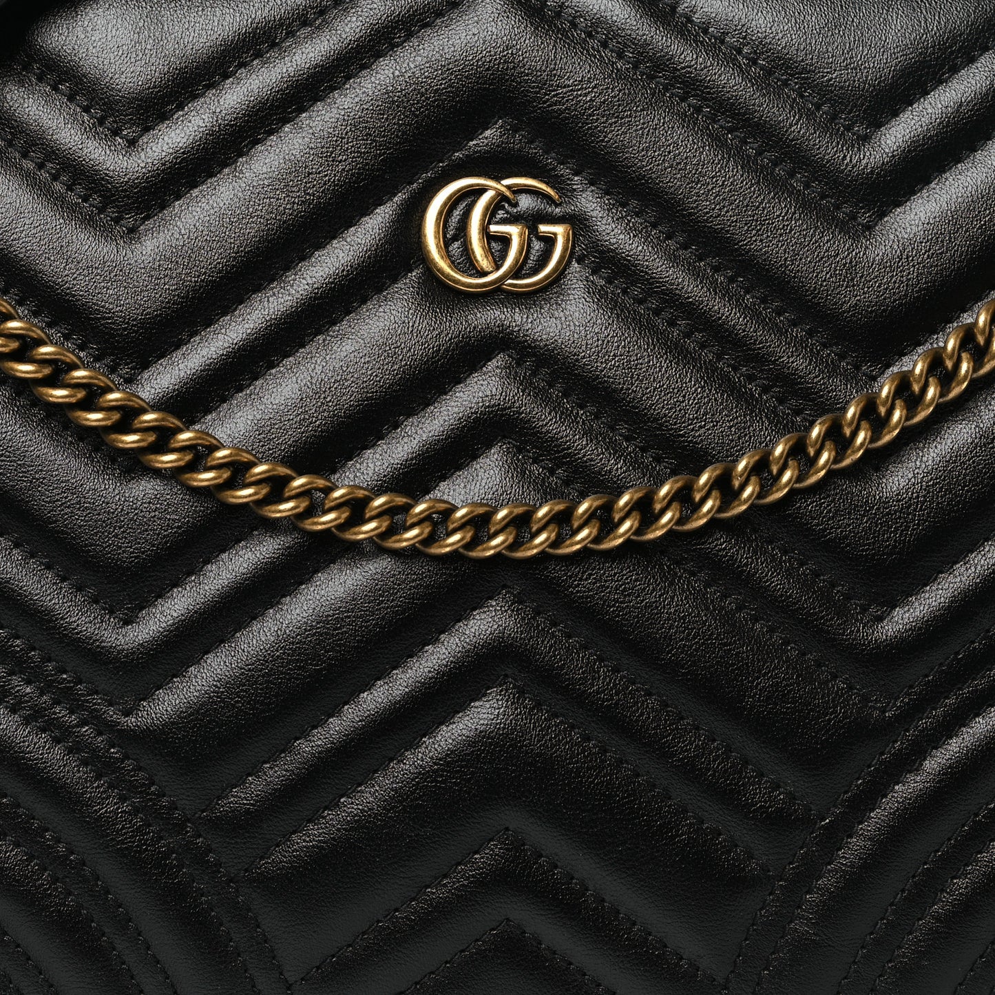 Azalea Calfskin Matelasse Heart Medium GG Marmont Slim Shoulder Bag Black