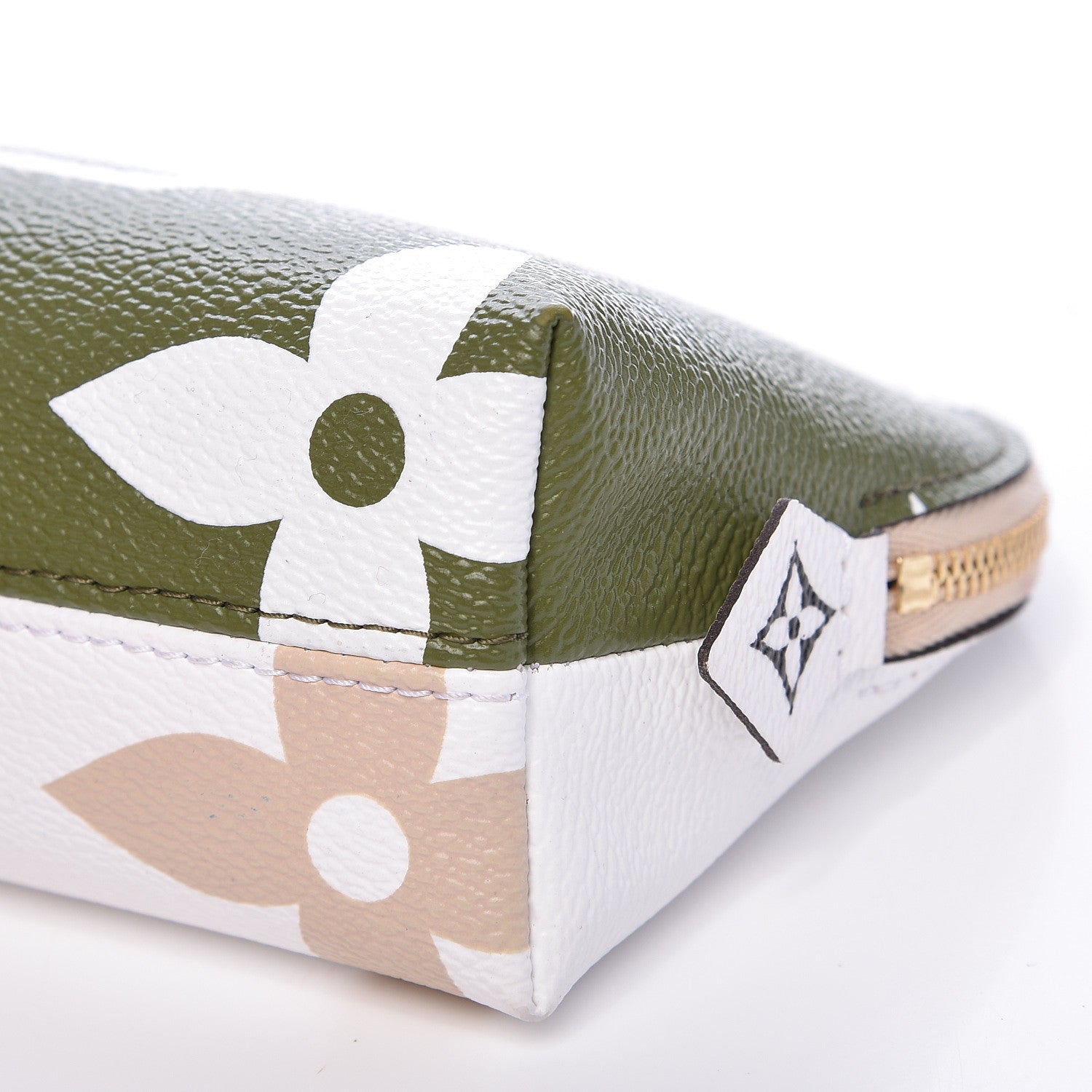 Louis Vuitton Monogram Giant Cosmetic Pouch Kaki 7 of 9