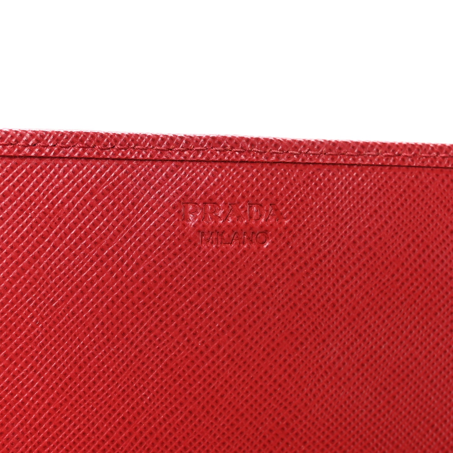 Saffiano Metal Oro Chain Wallet Fuoco