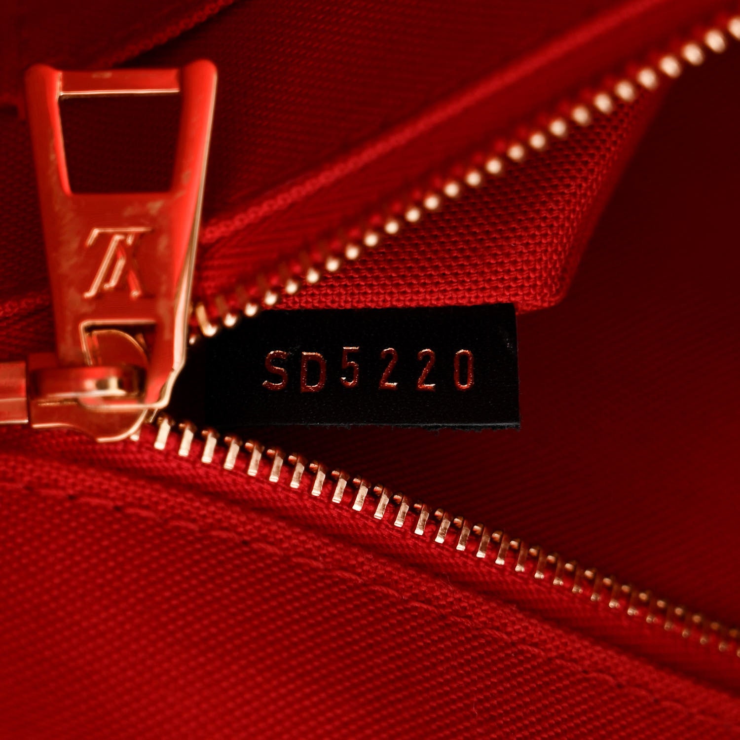 Louis Vuitton Reverse Monogram Giant Onthego MM 7 of 14