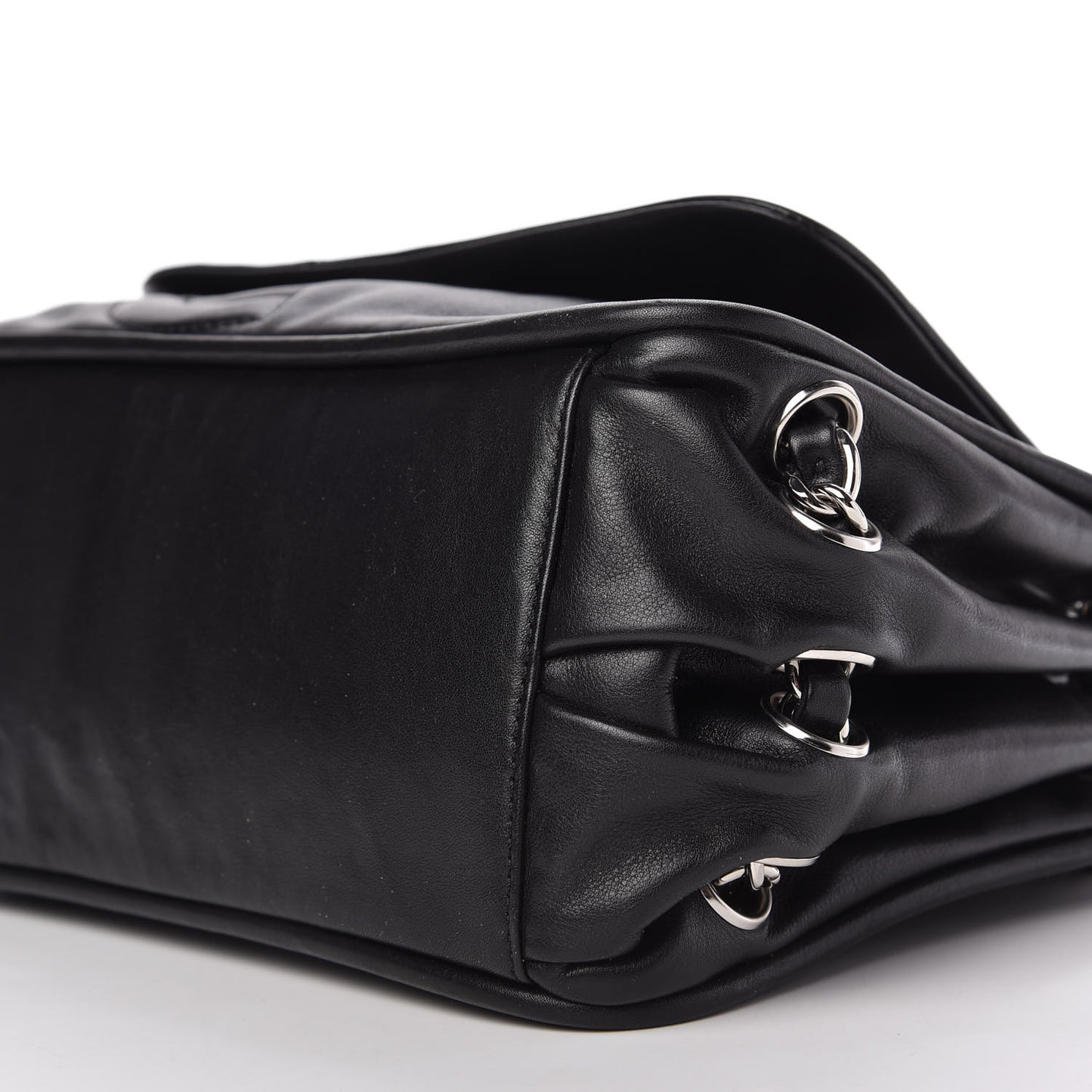 Calfskin Diagonal Ligne Flap Black
