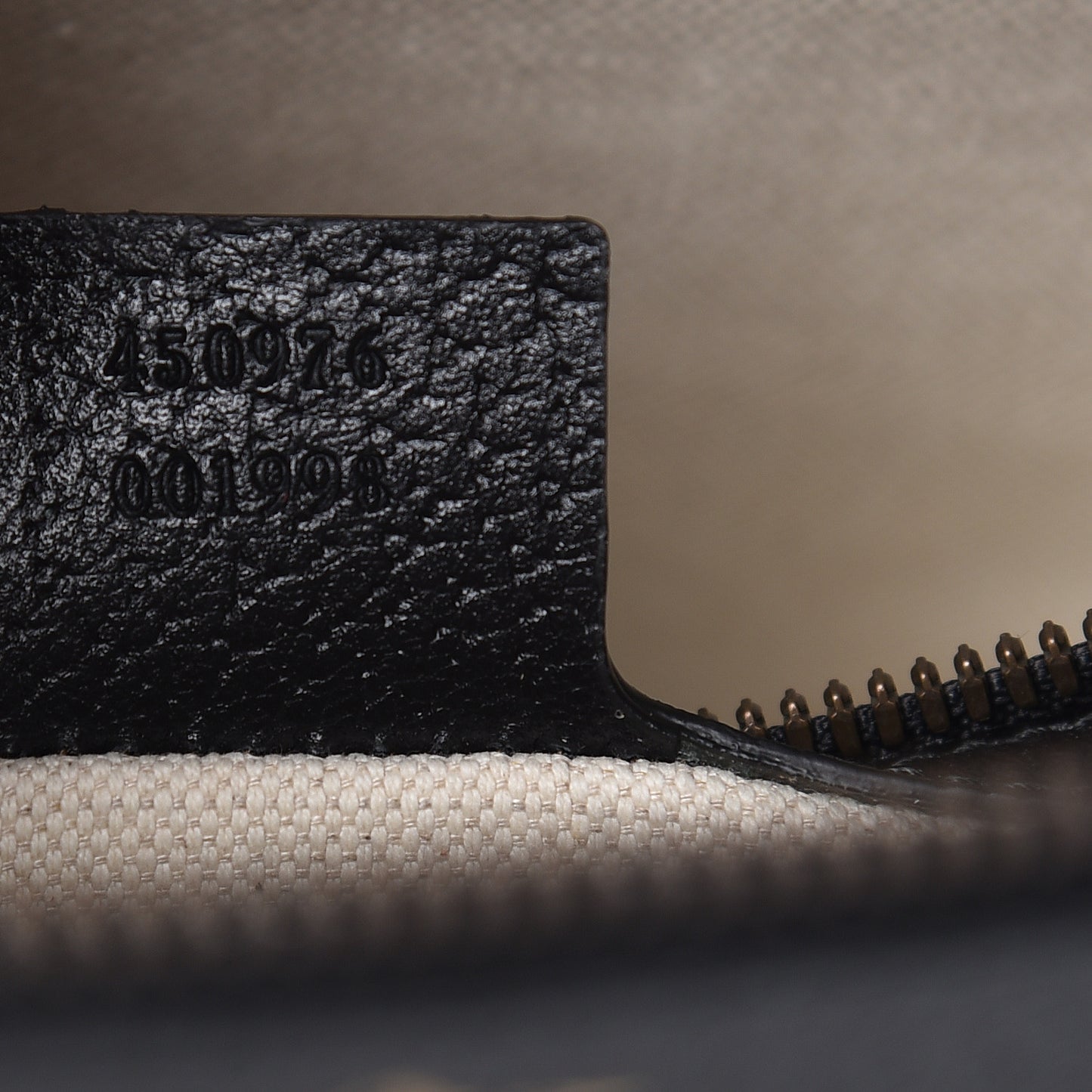 Grained Calfskin Bee Star Messenger Black