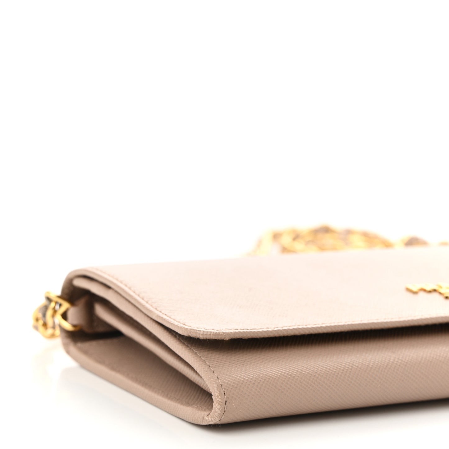 Saffiano Metal Oro Chain Wallet Cammeo