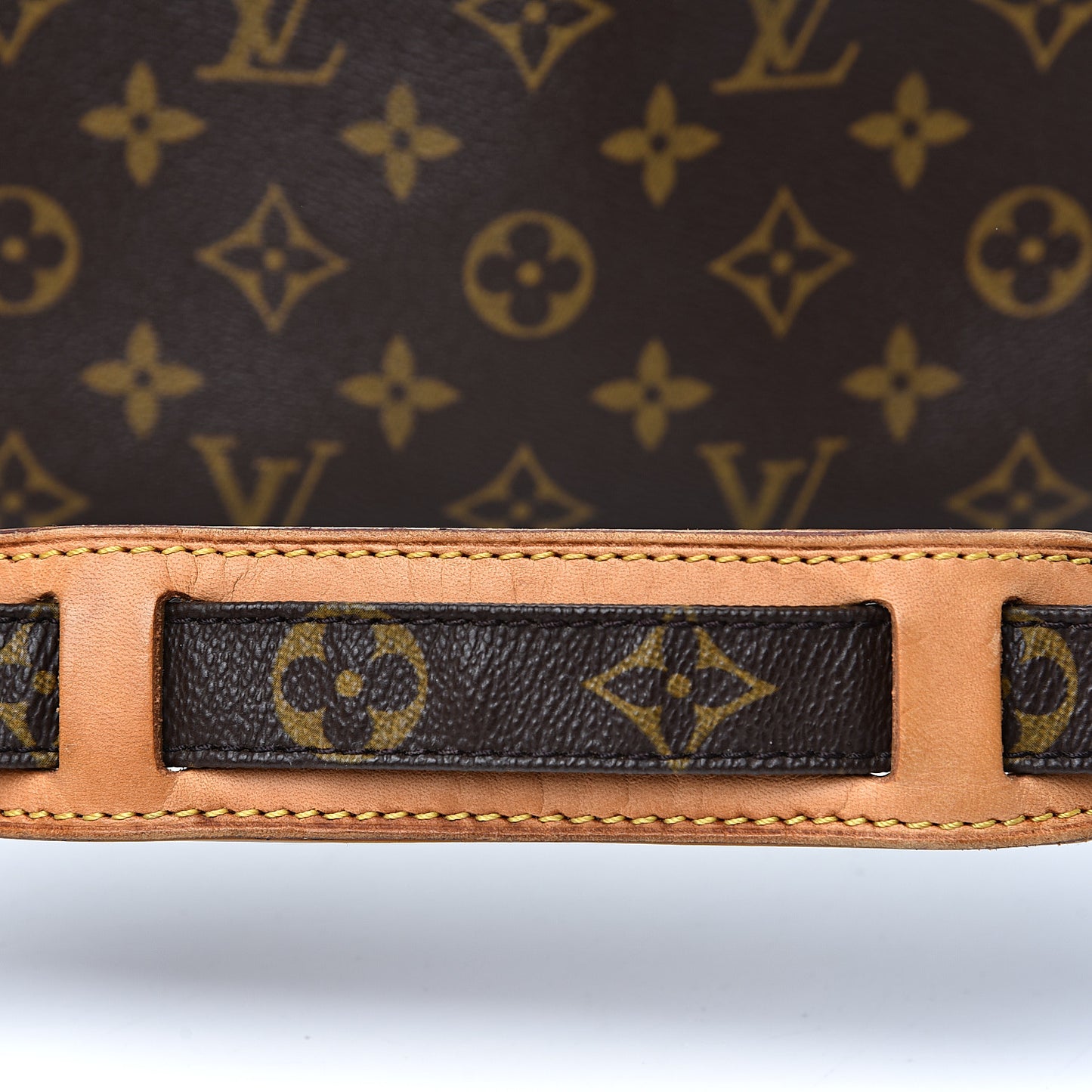 Monogram Nil 28