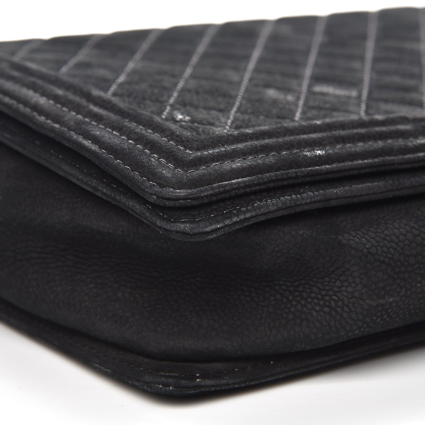 Iridescent Caviar Quilted Large Boy Flap Black