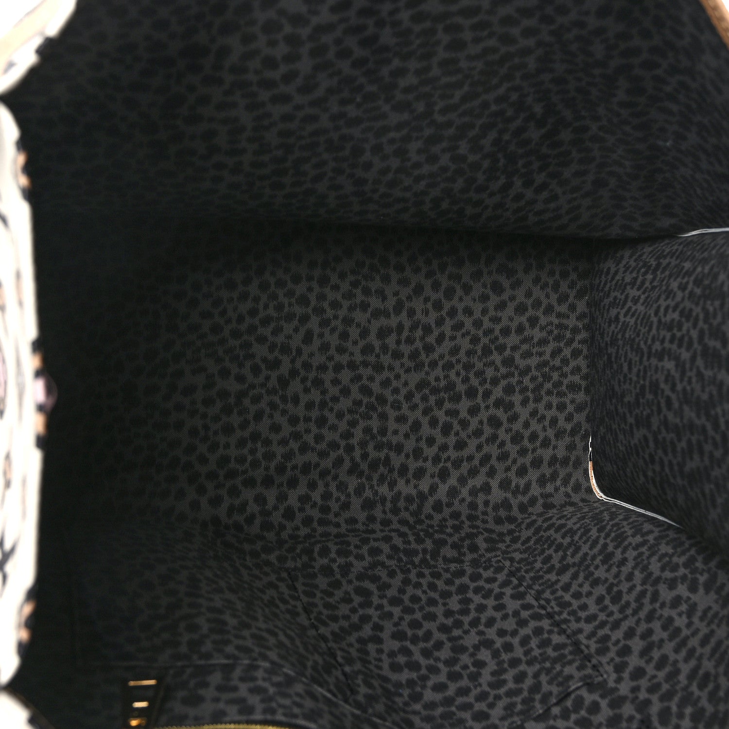 Louis Vuitton Monogram Giant Wild At Heart Onthego GM Arizona 5 of 8