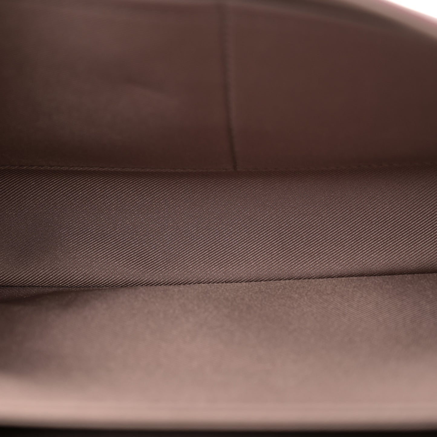 Soft Calfskin Lockme II Top Handle Taupe Glace