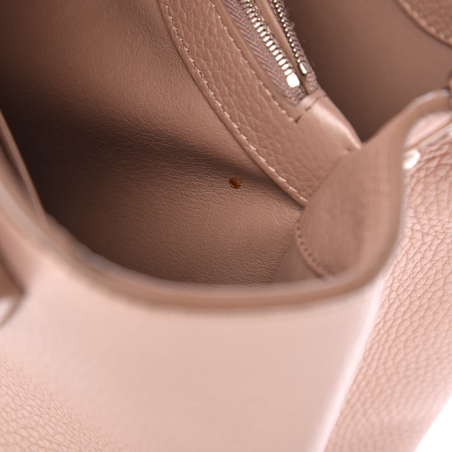 Louis Vuitton Taurillon Capucines MM Petale 13 of 14
