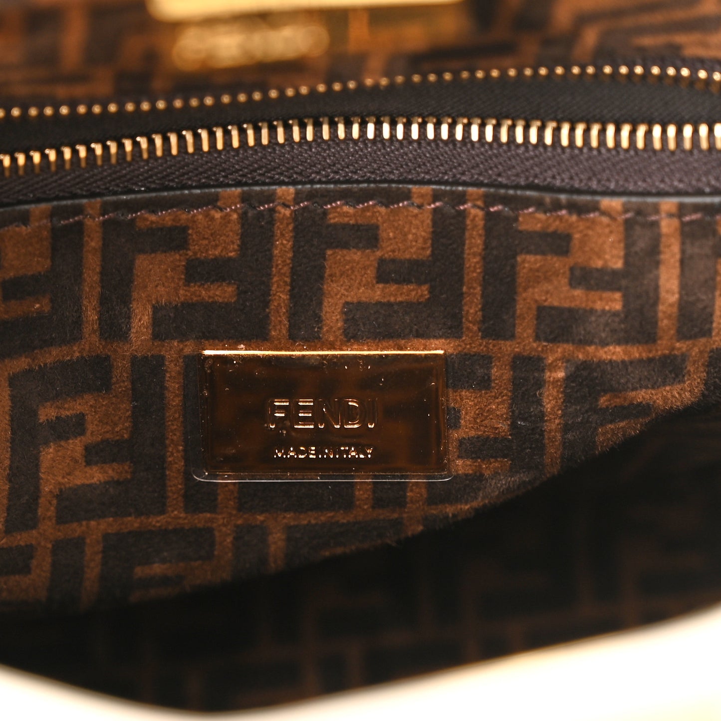 Vitello Seta Suede FF Mini Peekaboo Iconic Satchel Uovo Sigaro Marrone