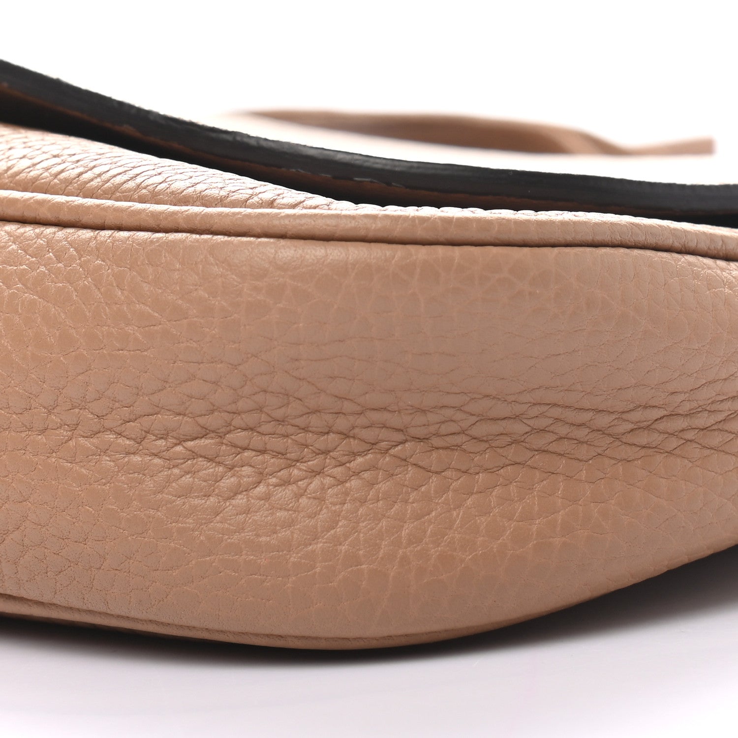Gucci Pebbled Calfskin Medium Soho Flap Crossbody Camelia 9 of 10