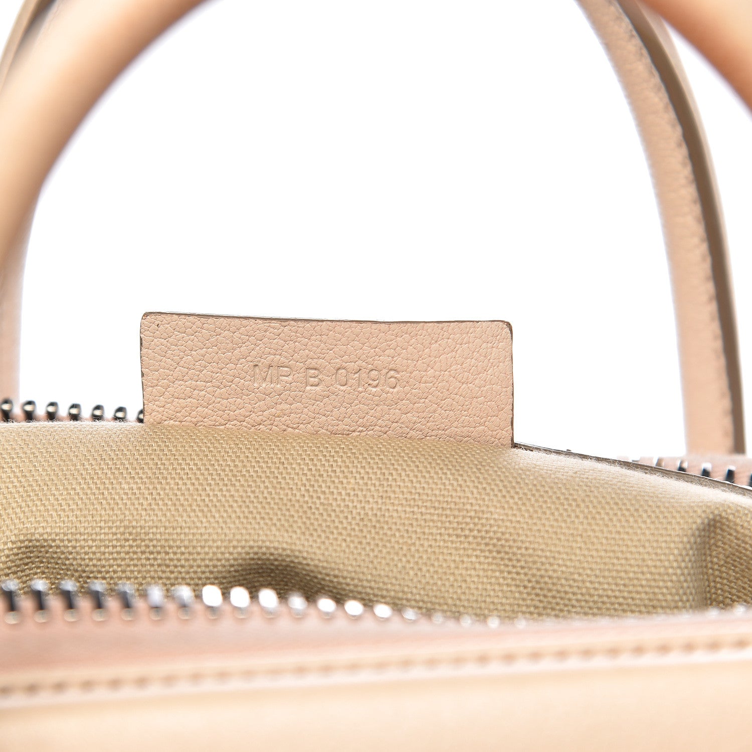 Givenchy Sugar Goatskin Medium Antigona Skin 7 of 24