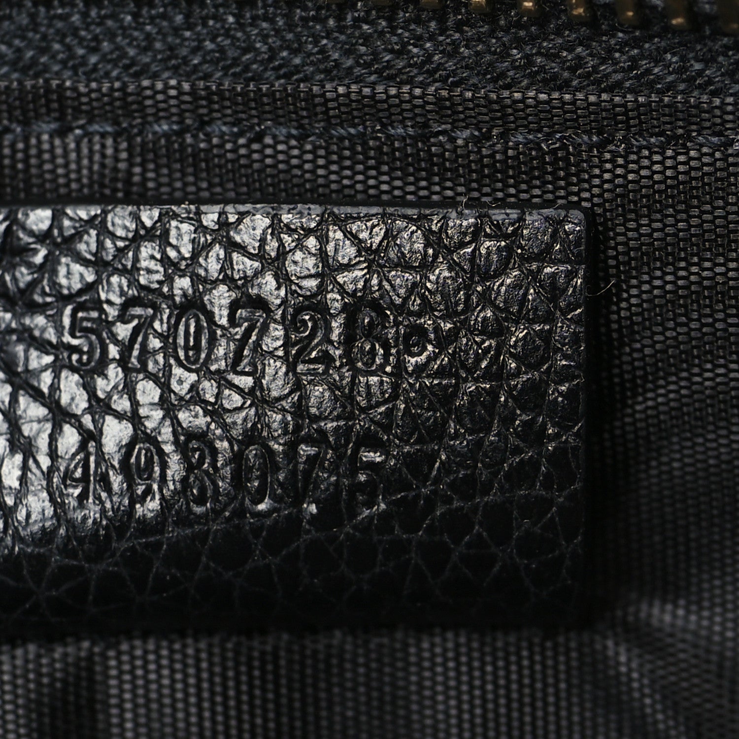 Gucci Grainy Calfskin Zumi Pouch Black 7 of 9