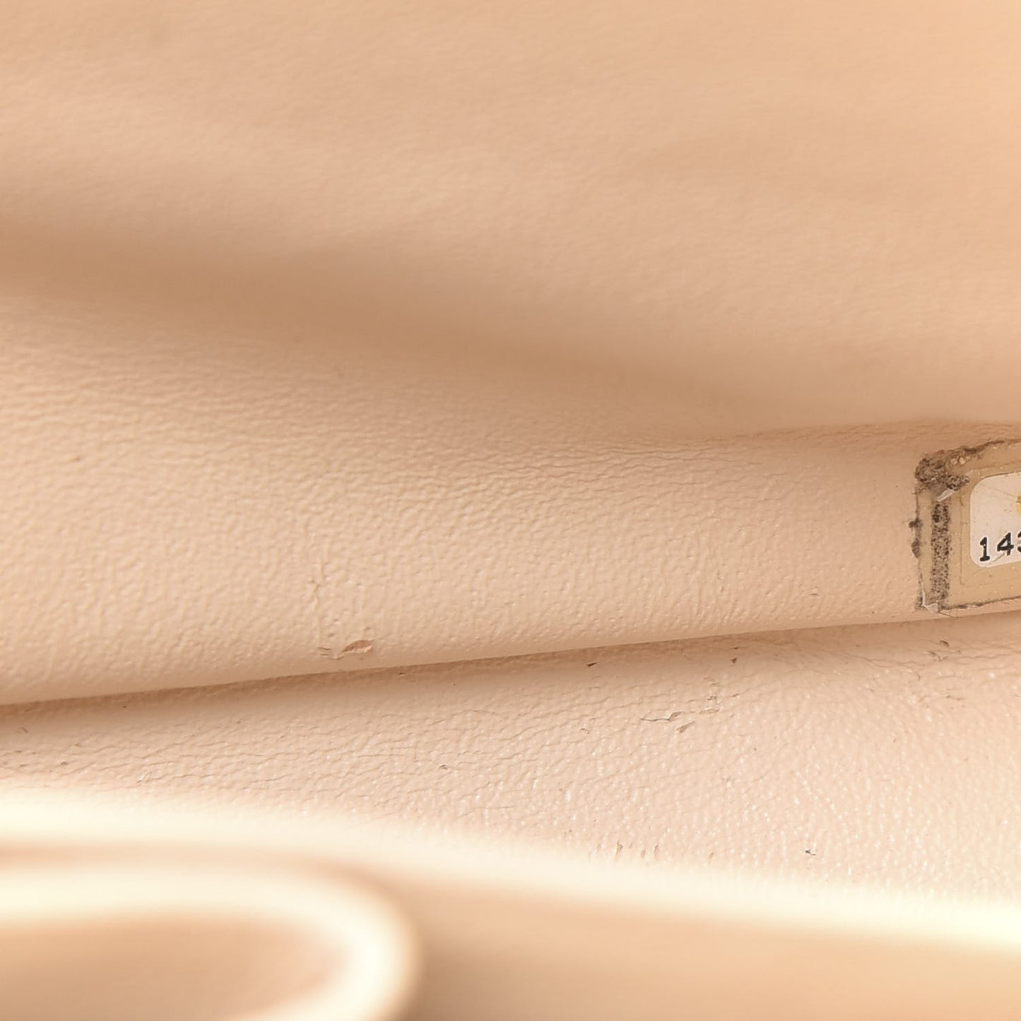 Caviar Quilted Jumbo Double Flap Beige Clair