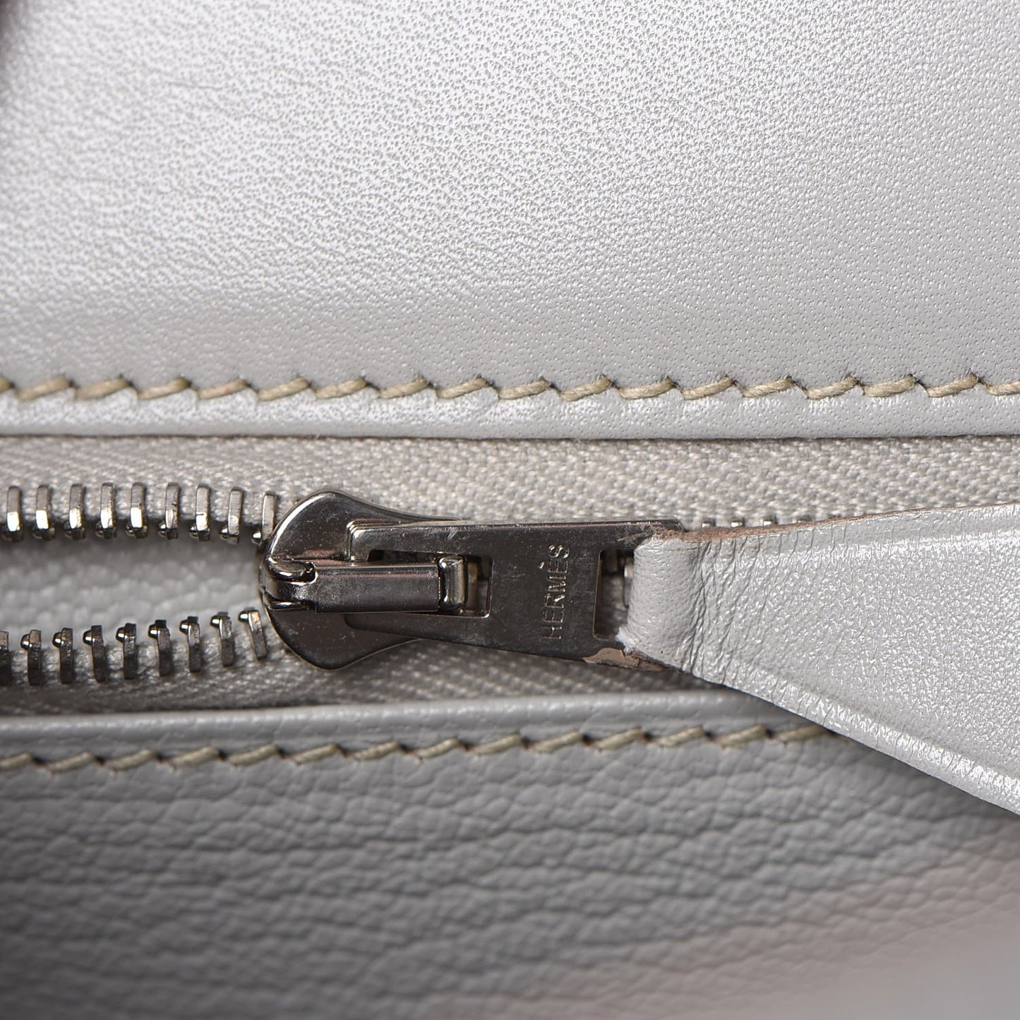 Tadelakt Kelly Sellier Guilloche 28 Gris Perle