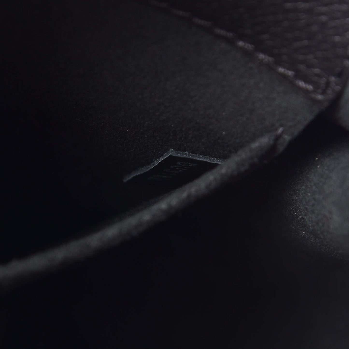Soft Calfskin Lockme Ever Black