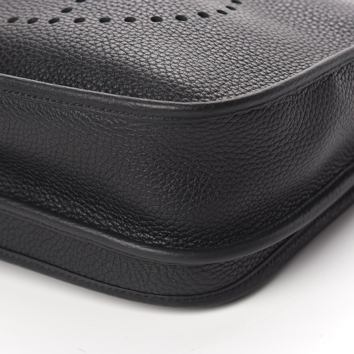 Taurillon Clemence Evelyne III PM Black