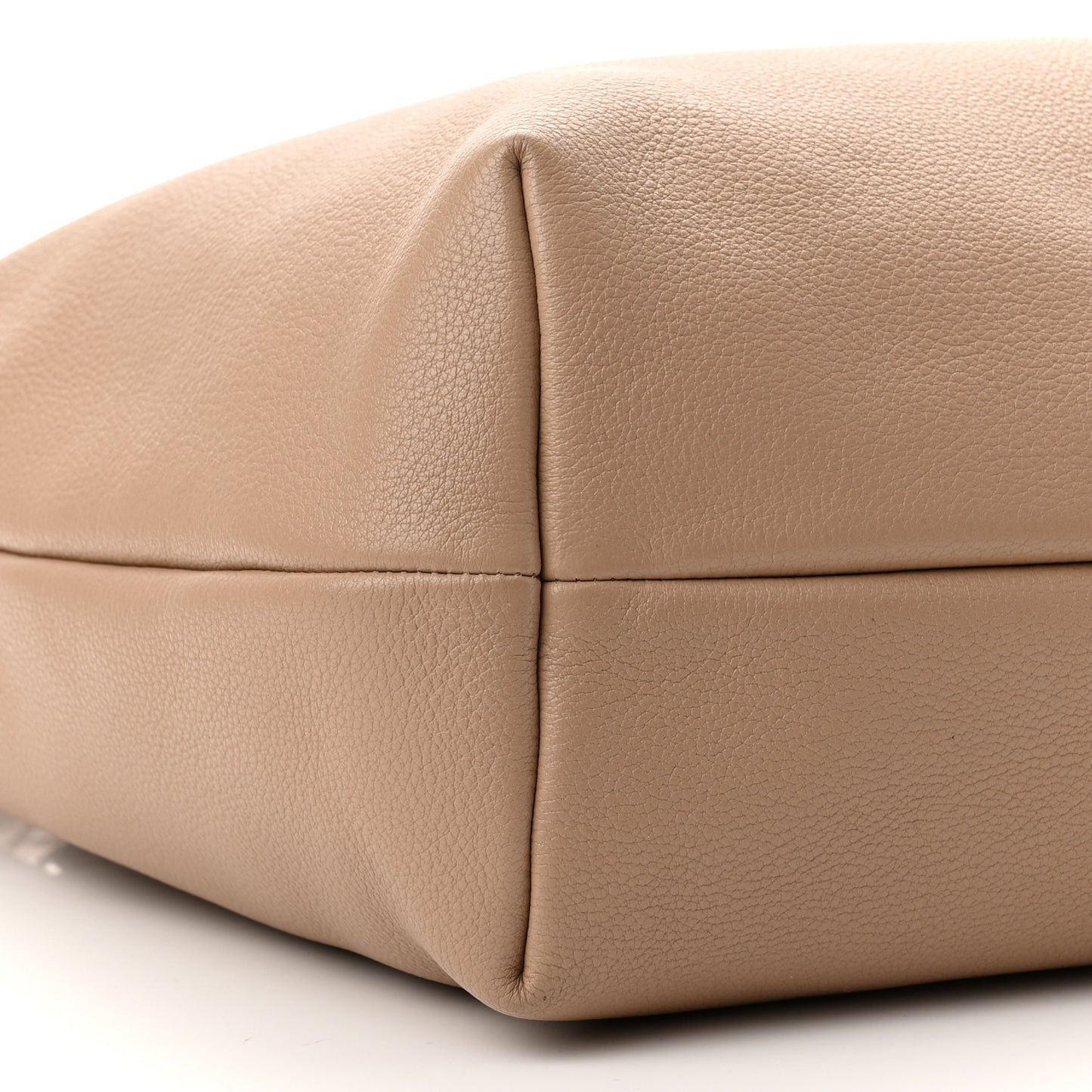 Vitello Daino Hobo Cammeo