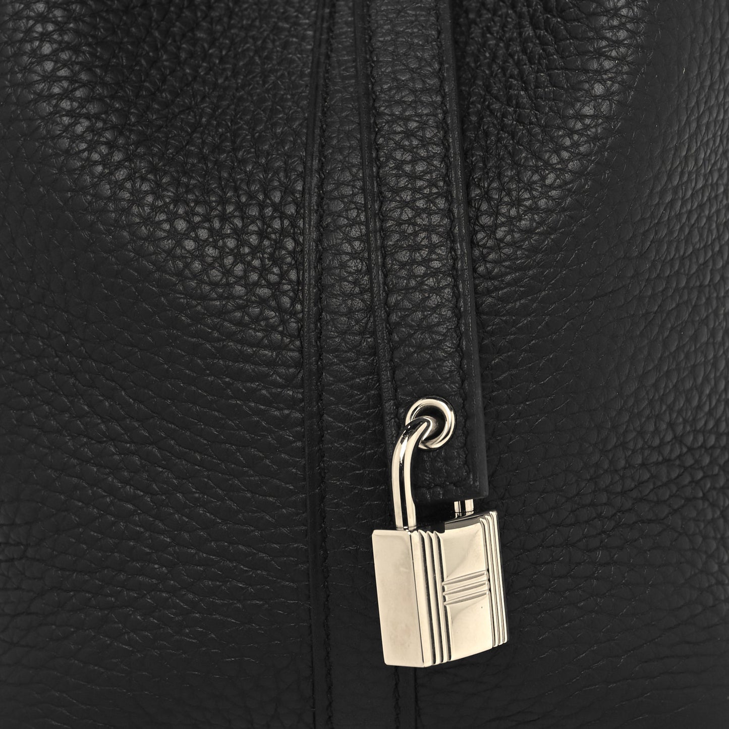 Taurillon Clemence Picotin Lock 18 PM Black