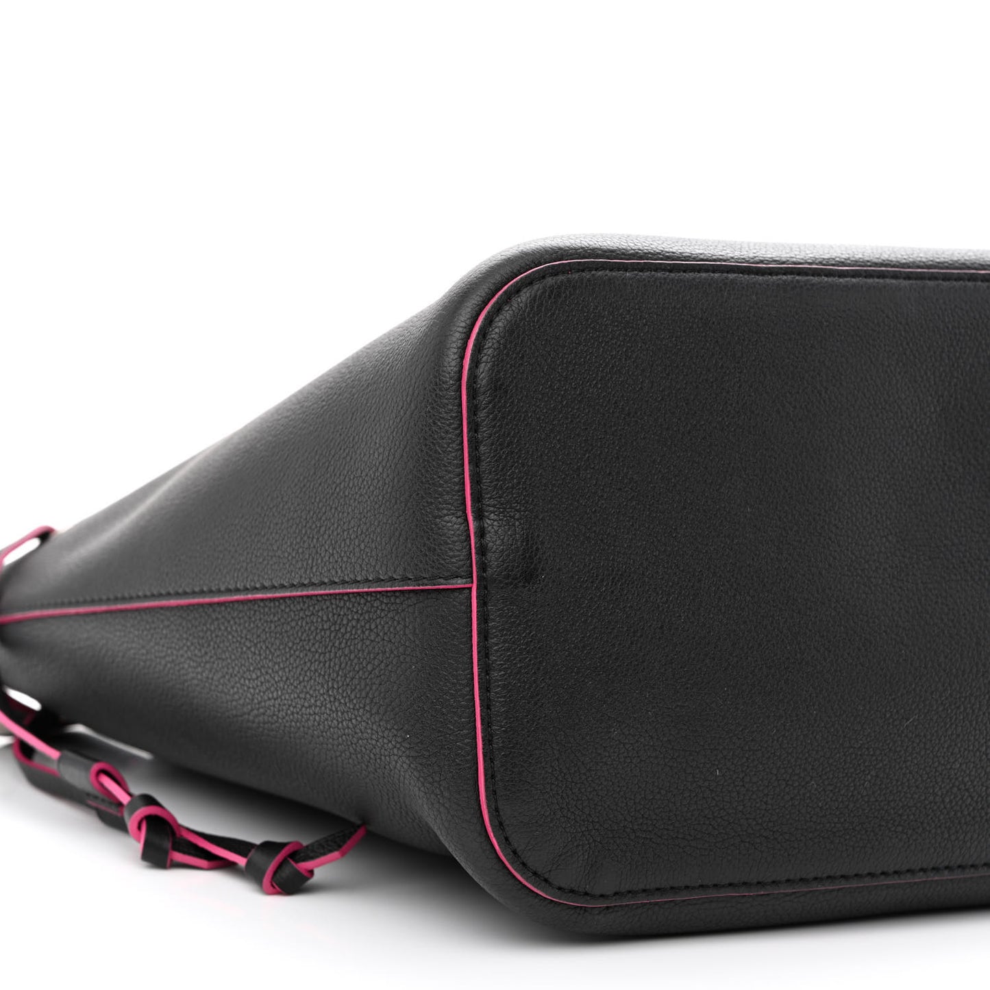 Calfskin Lockme Bucket Black