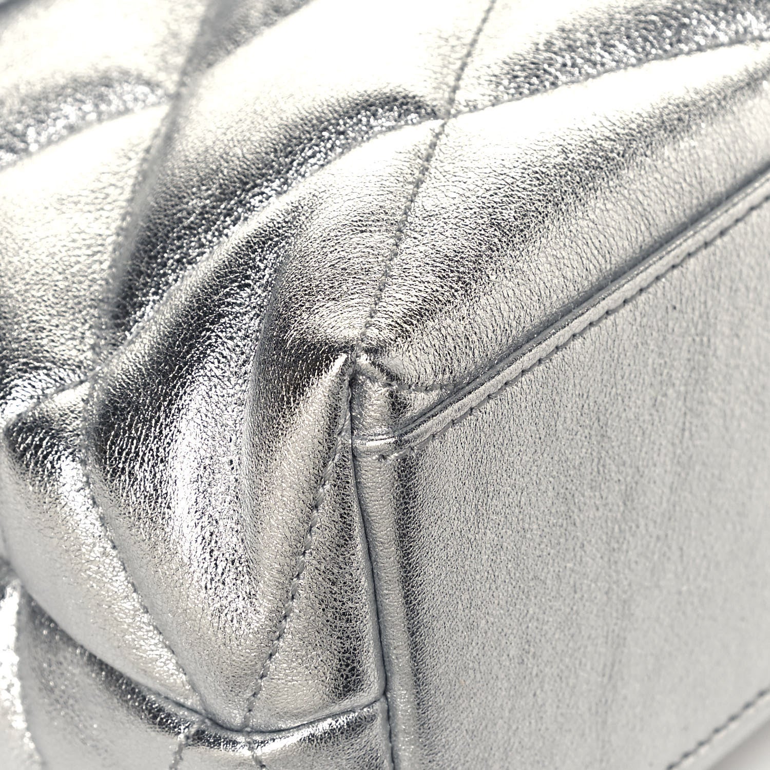 Saint Laurent Metallic Lambskin Quilted Sade Puffer Envelope Clutch Argento 9 of 13