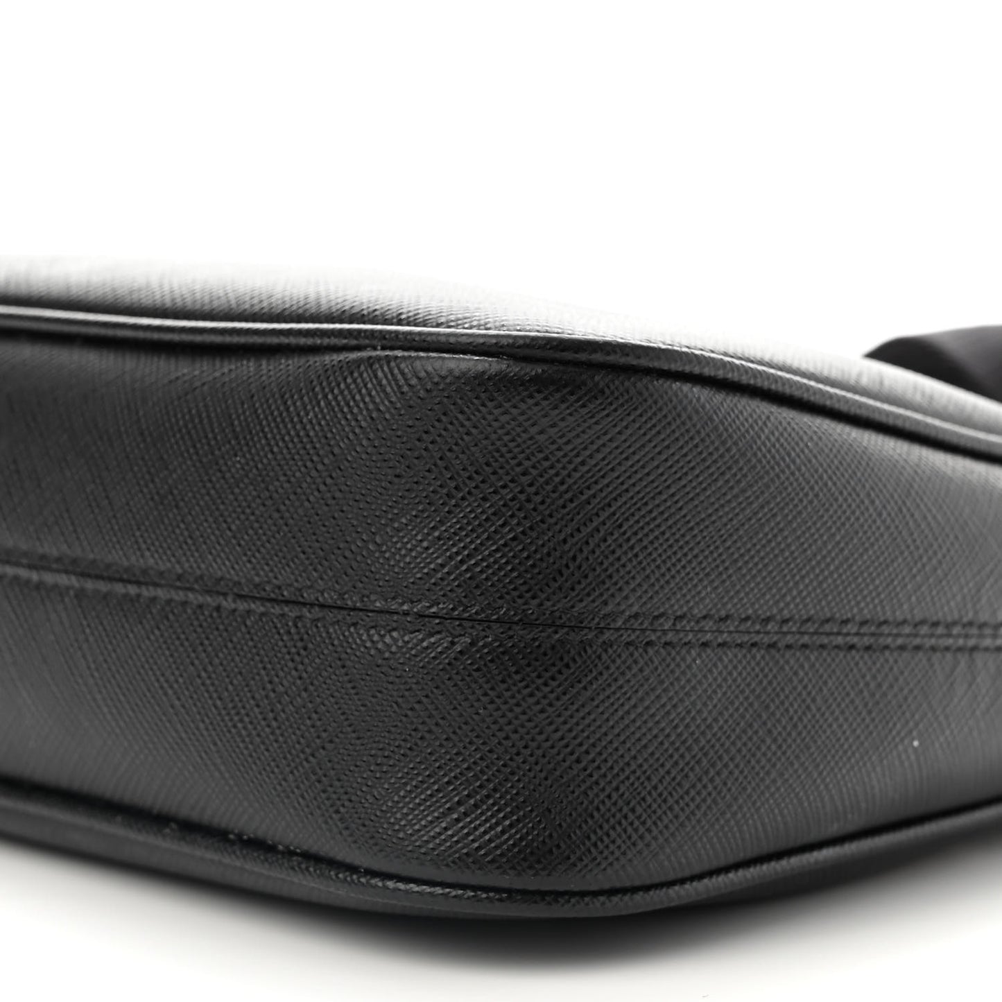 Saffiano Lux Re-Edition 2005 Shoulder Bag Black