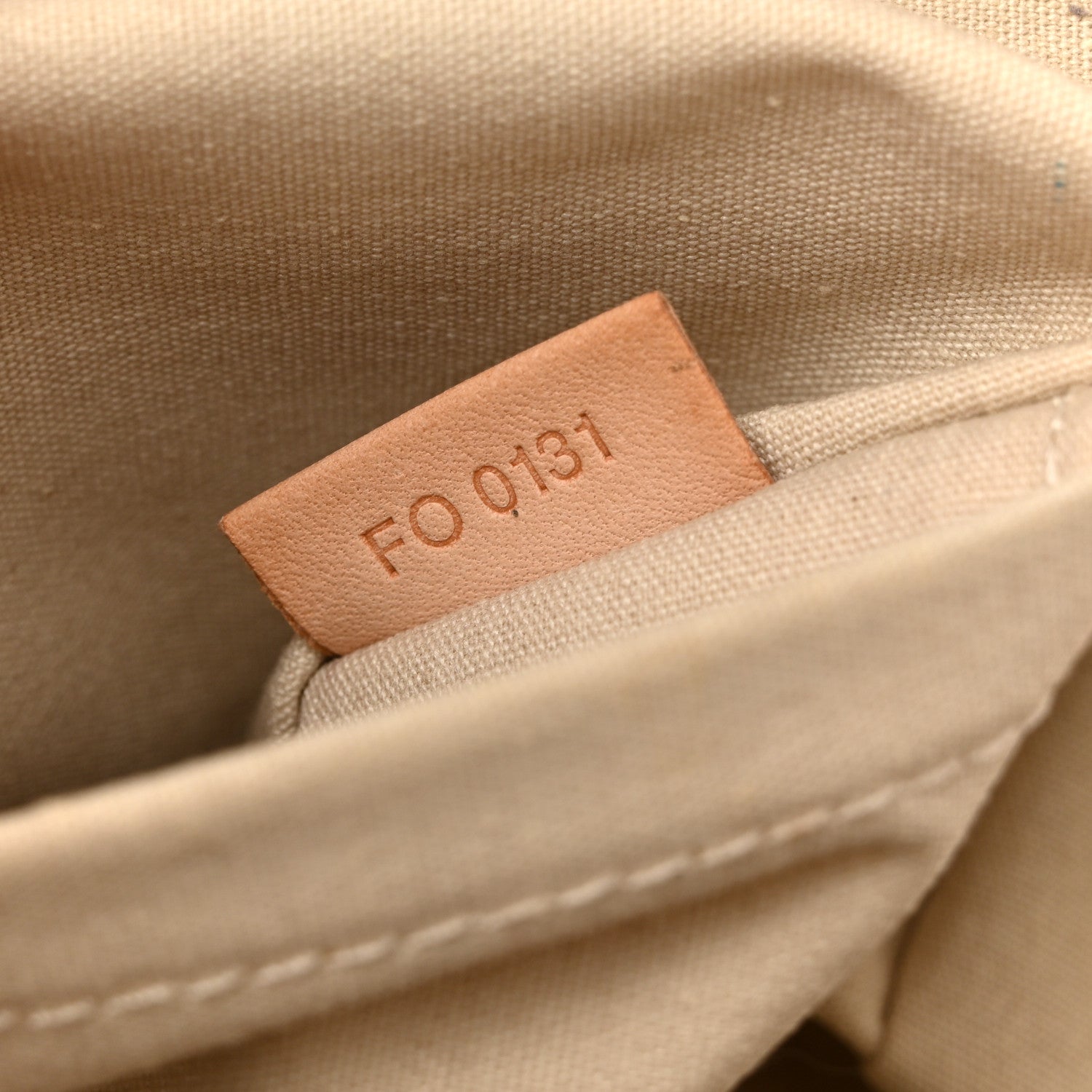 Louis Vuitton Vernis Sherwood GM Blanc Corail 7 of 16
