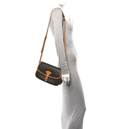 Louis Vuitton Monogram Sologne 2 of 9