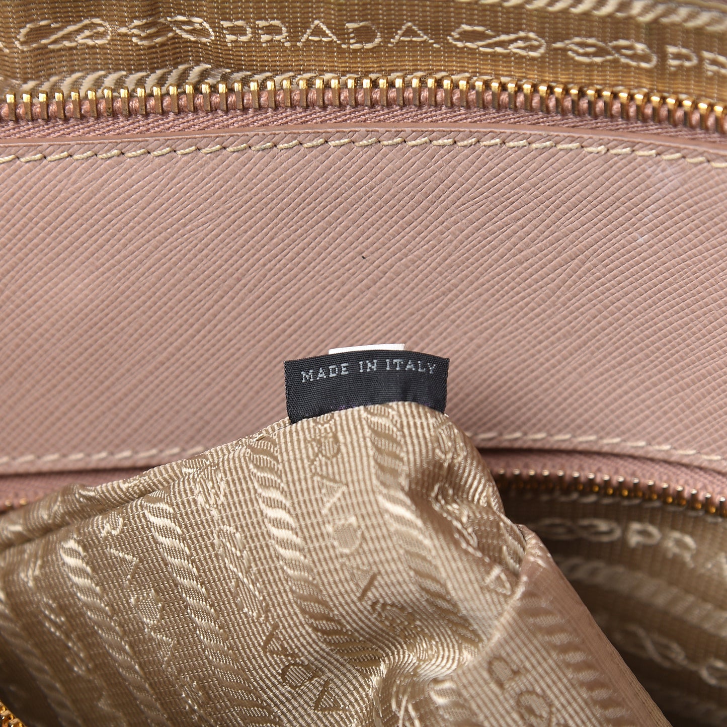 Saffiano Lux Extra Large Galleria Double Zip Tote Cammeo