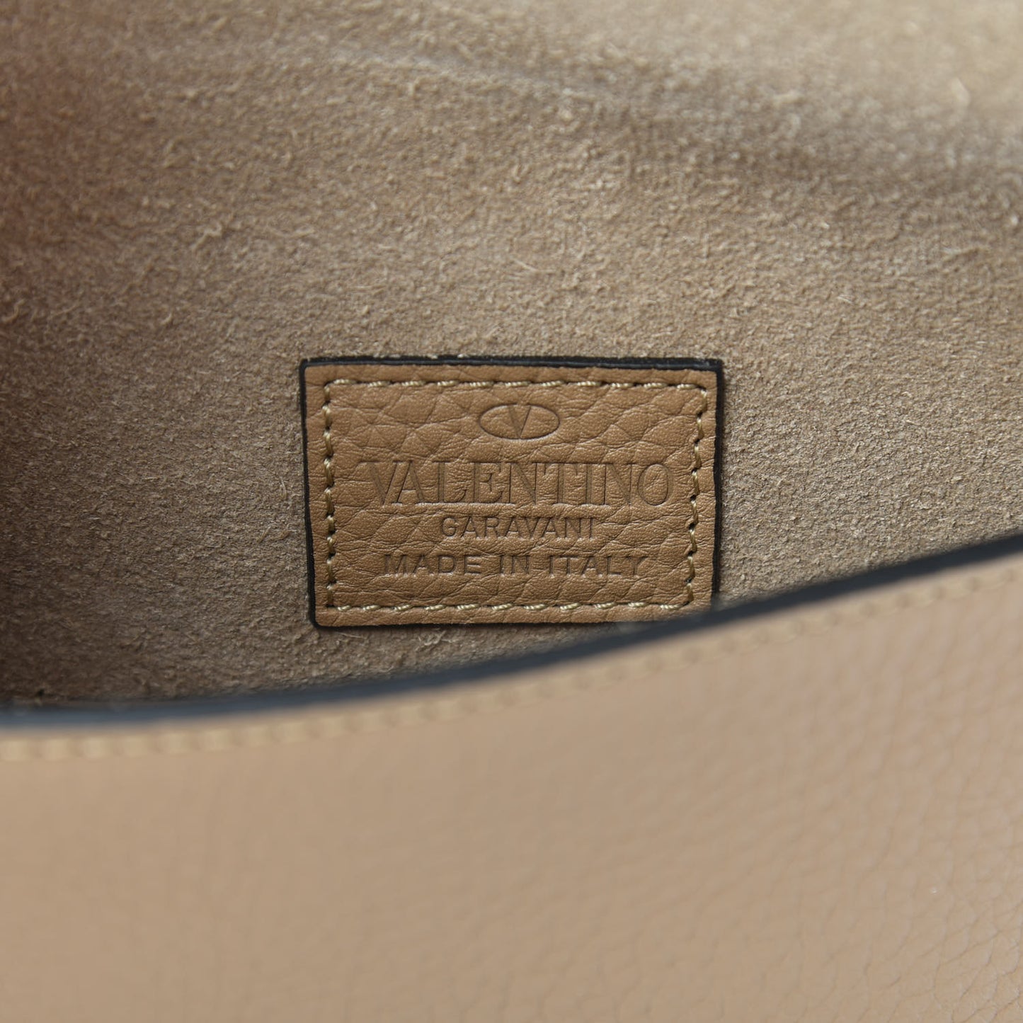 Pebbled Calfskin Medium Rockstud Envelope Flat Wristlet Pouch Deep Alpaca