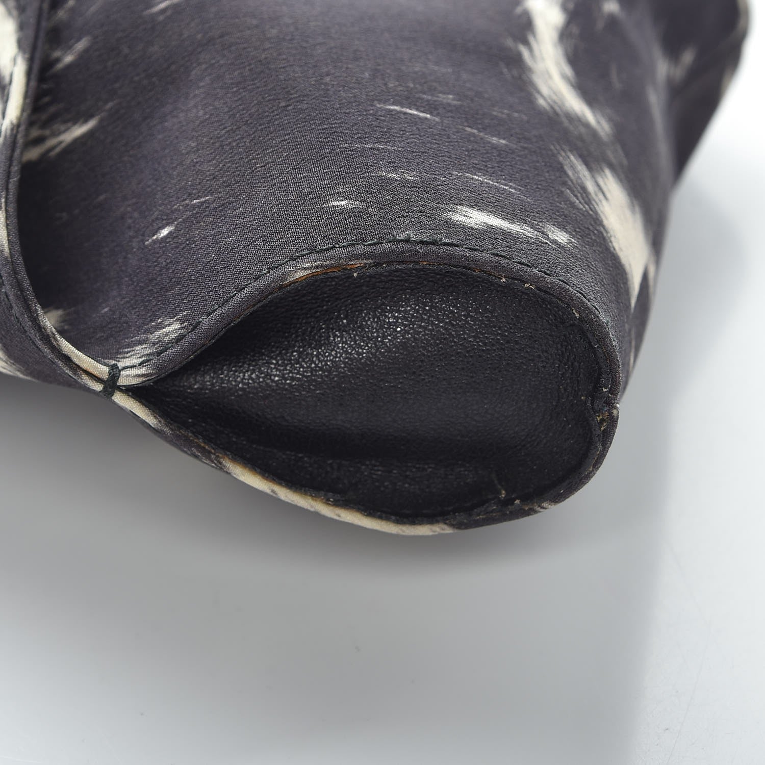 Alexander McQueen Silk Pony Print De Manta Clutch Black 9 of 9