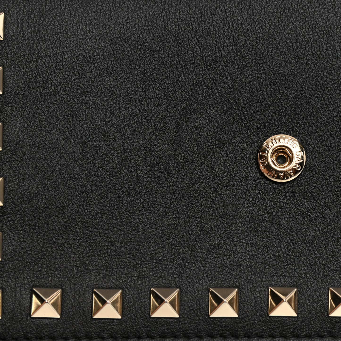 Calfskin Rockstud Phone Case With Chain Black