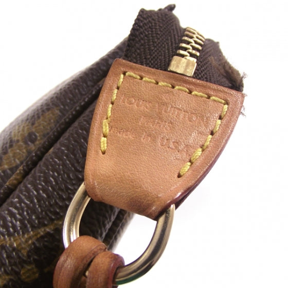 Monogram Pochette